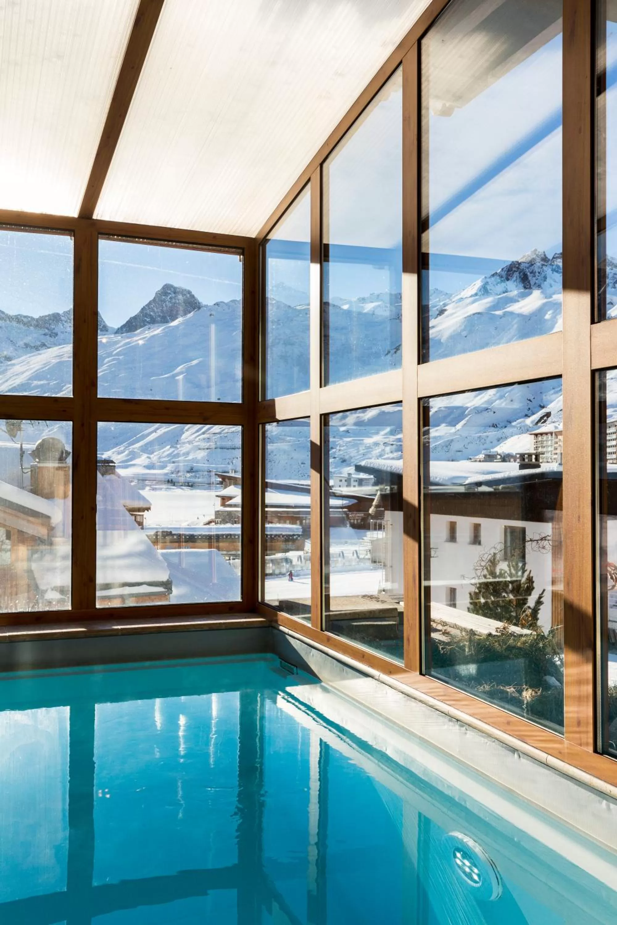 Lake view in Hôtel les Campanules by Les Etincelles