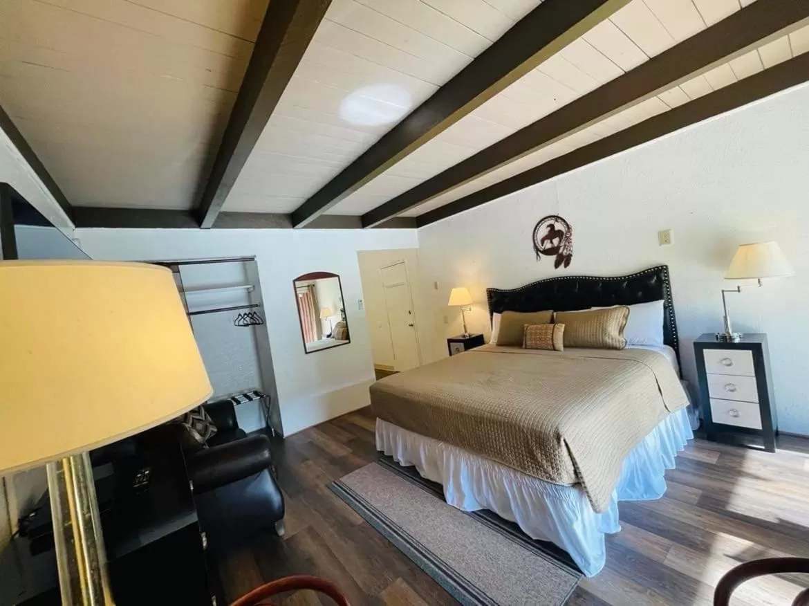 Bed in Riverfront Lodging