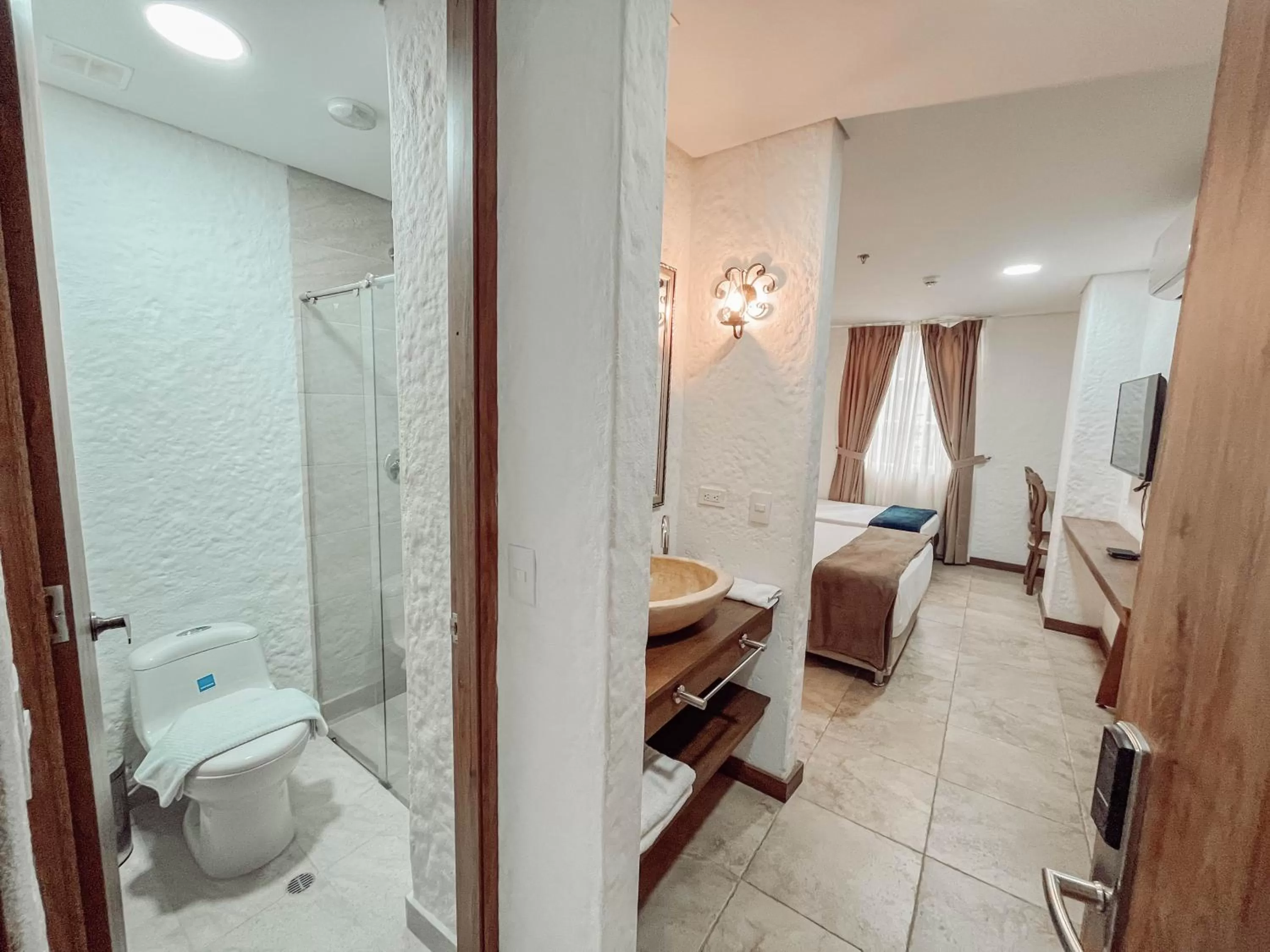 Superior Triple Room in Casa del Hidalgo Hotel Cali Centenario