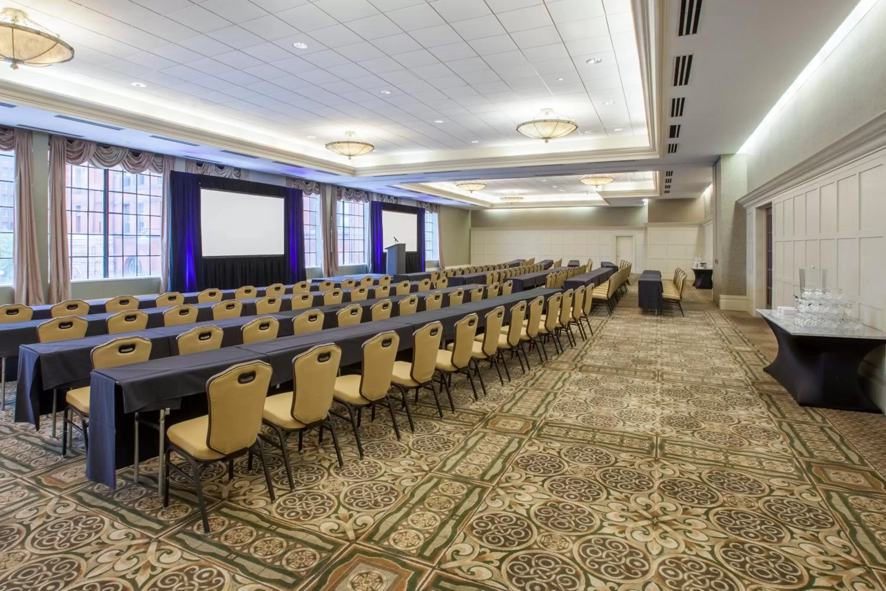 Banquet/Function facilities, Business Area/Conference Room in Crowne Plaza Indianapolis-Dwtn-Union Stn, an IHG Hotel