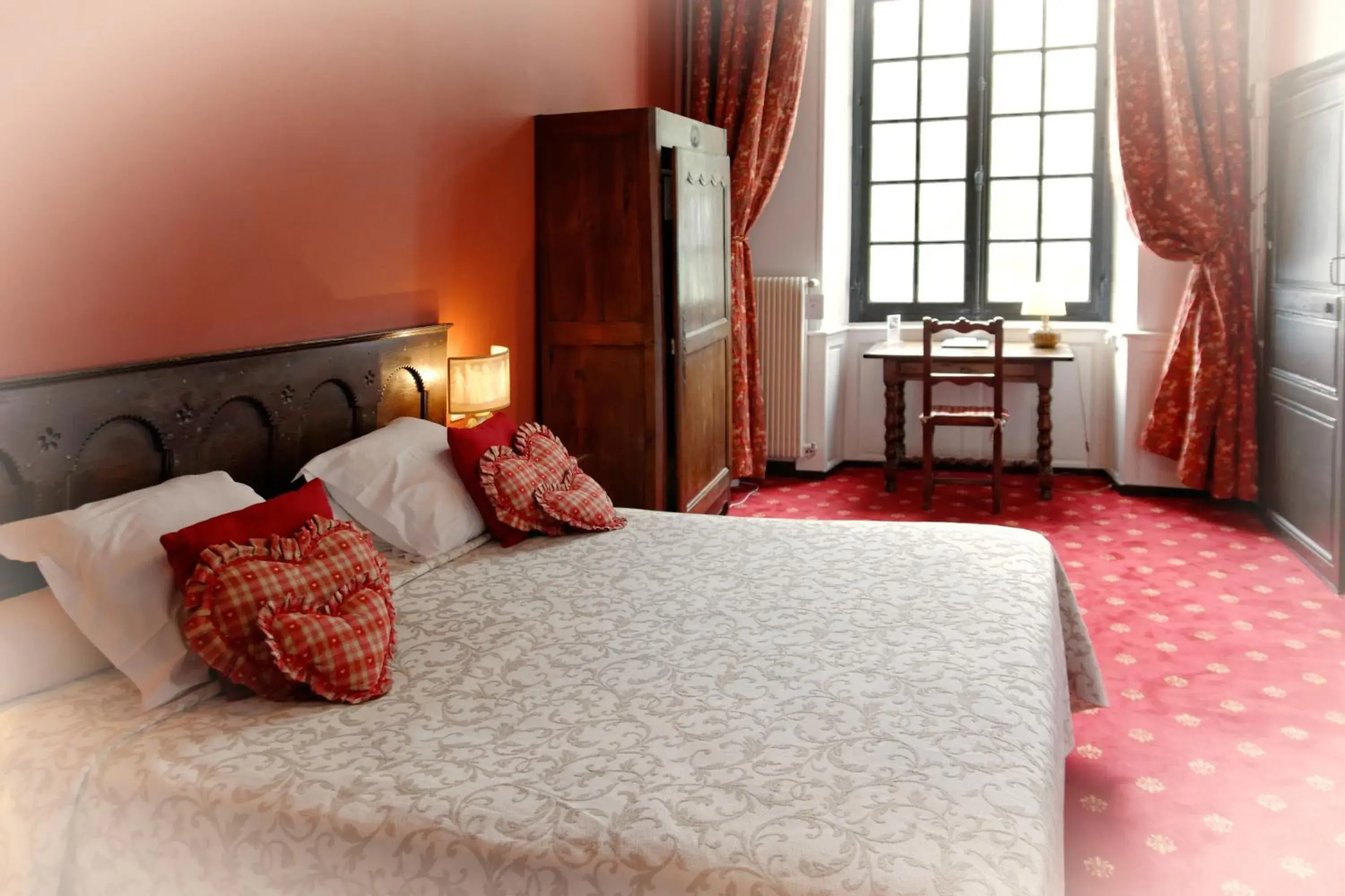 Bedroom, Bed in Grand Hôtel de l'Abbaye