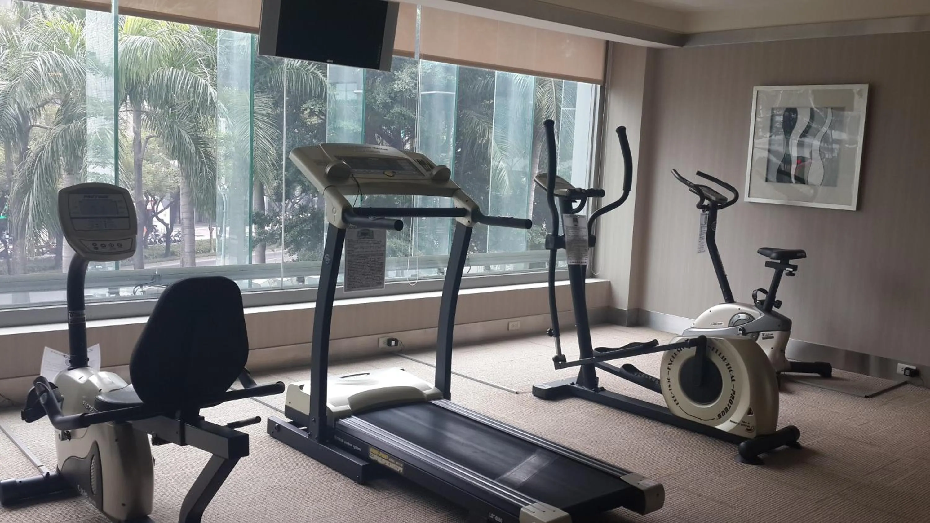 Fitness centre/facilities in Urban Hotel33
