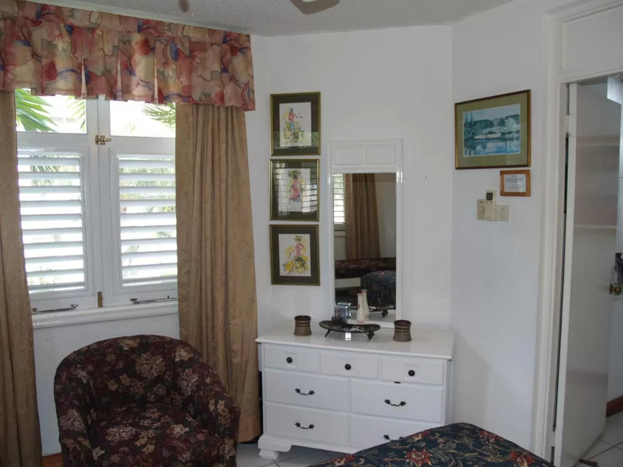 Bed, Seating Area in Sandcastles Resort, Ocho Rios