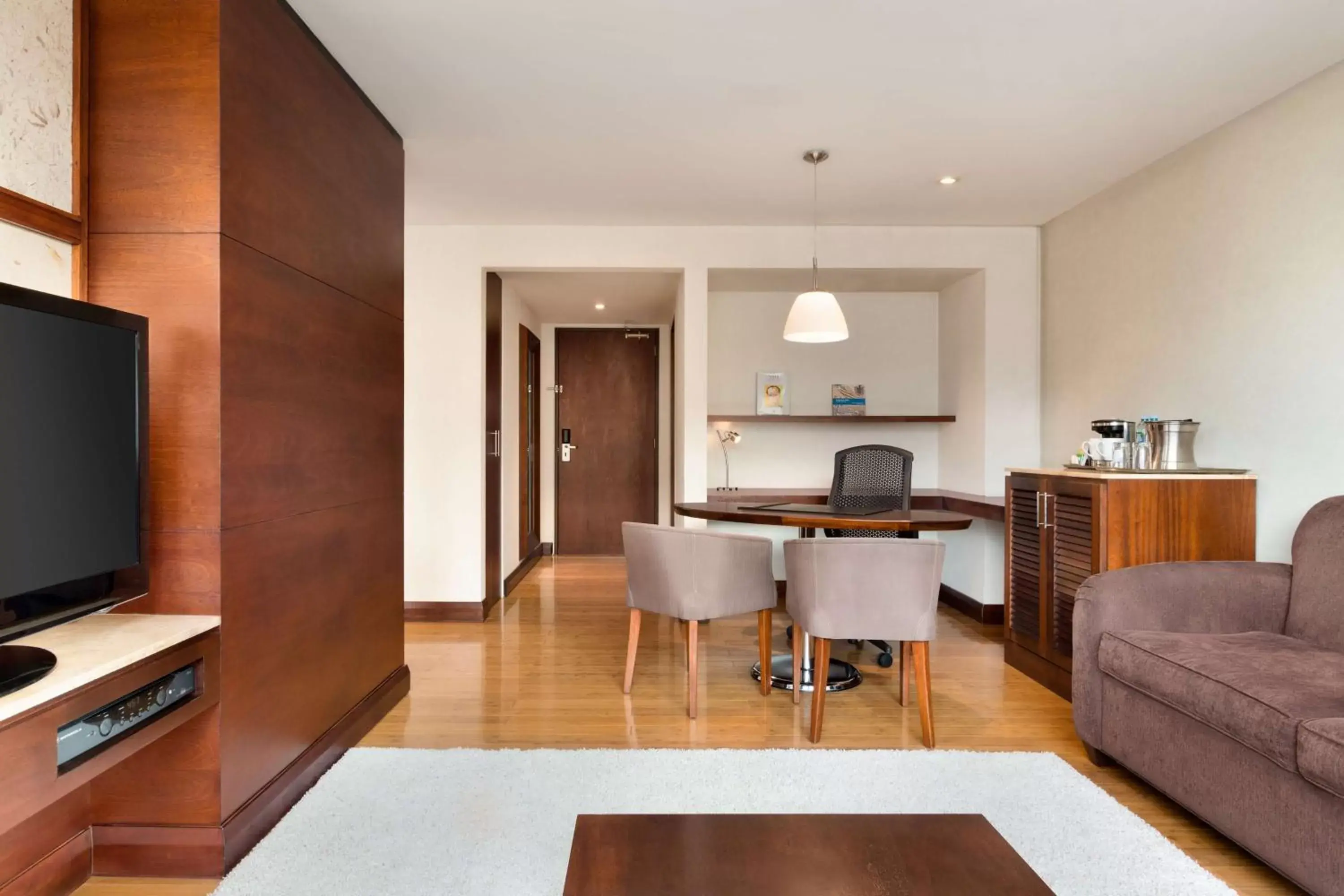 Bedroom, Seating Area in Hilton Colon Quito Hotel