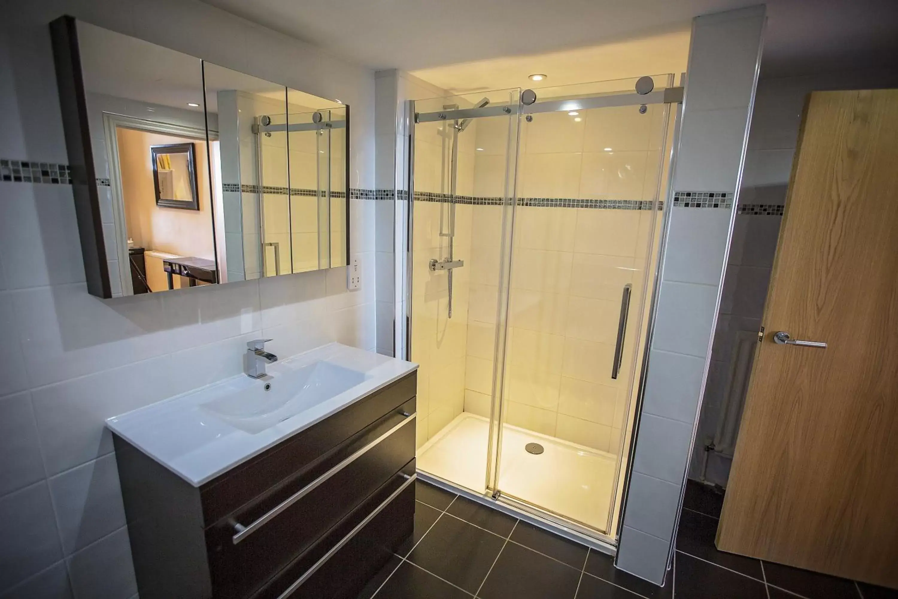 Bathroom in Bayswell Park Hotel