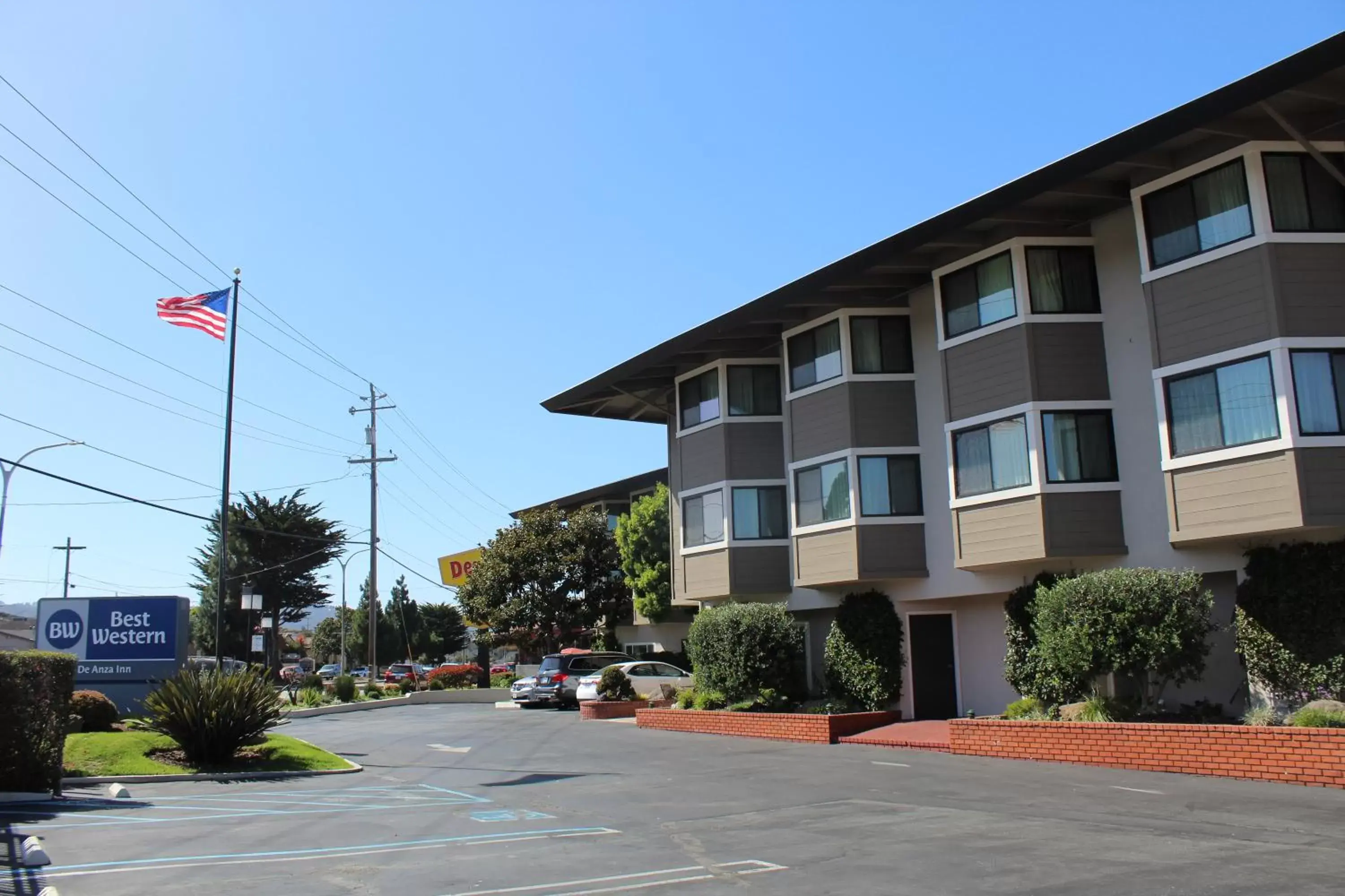 Property Building in Best Western De Anza Inn