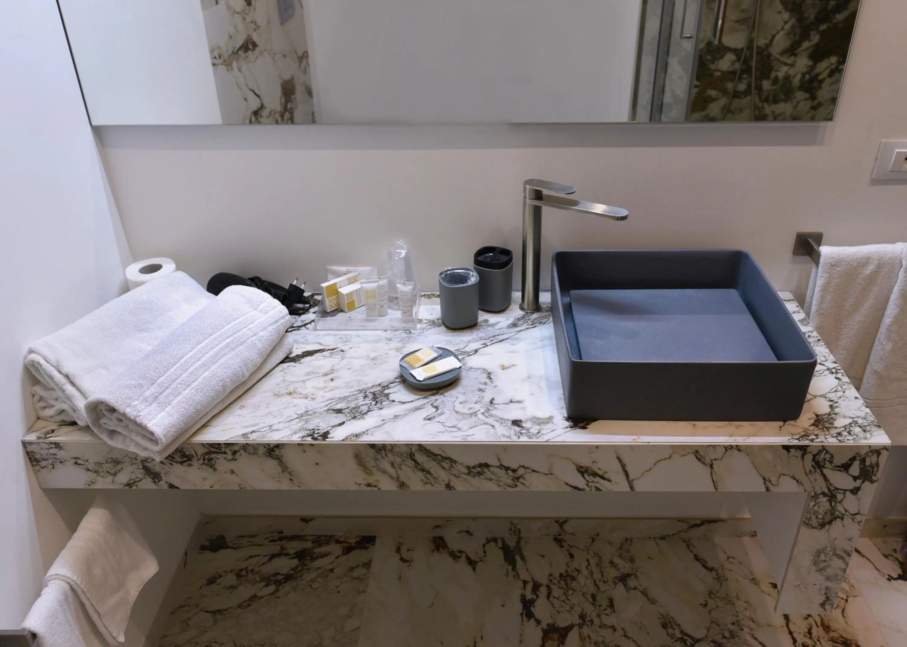 Toilet, Bed in Hotel Exclusive