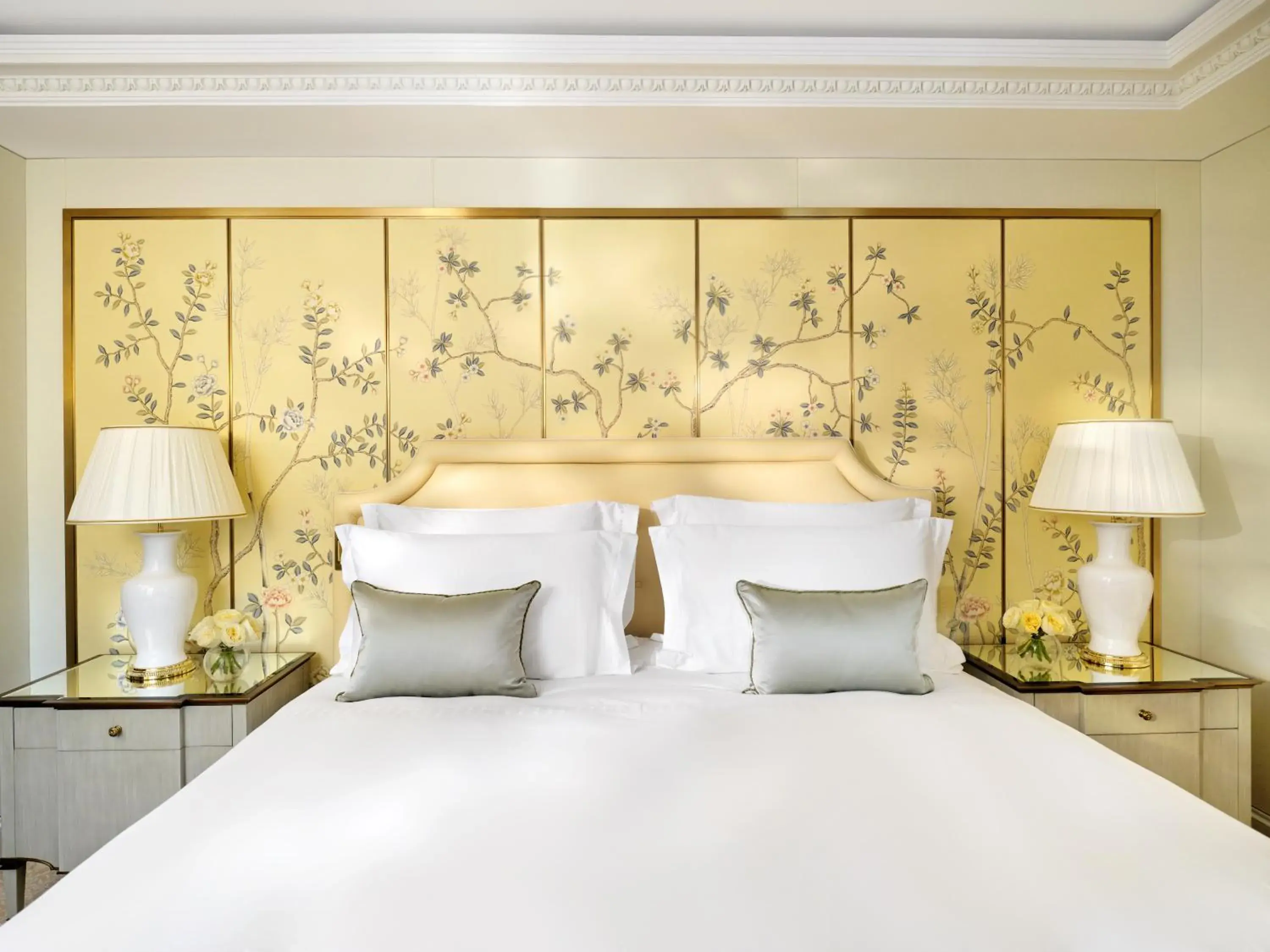 Bed in The Dorchester - Dorchester Collection