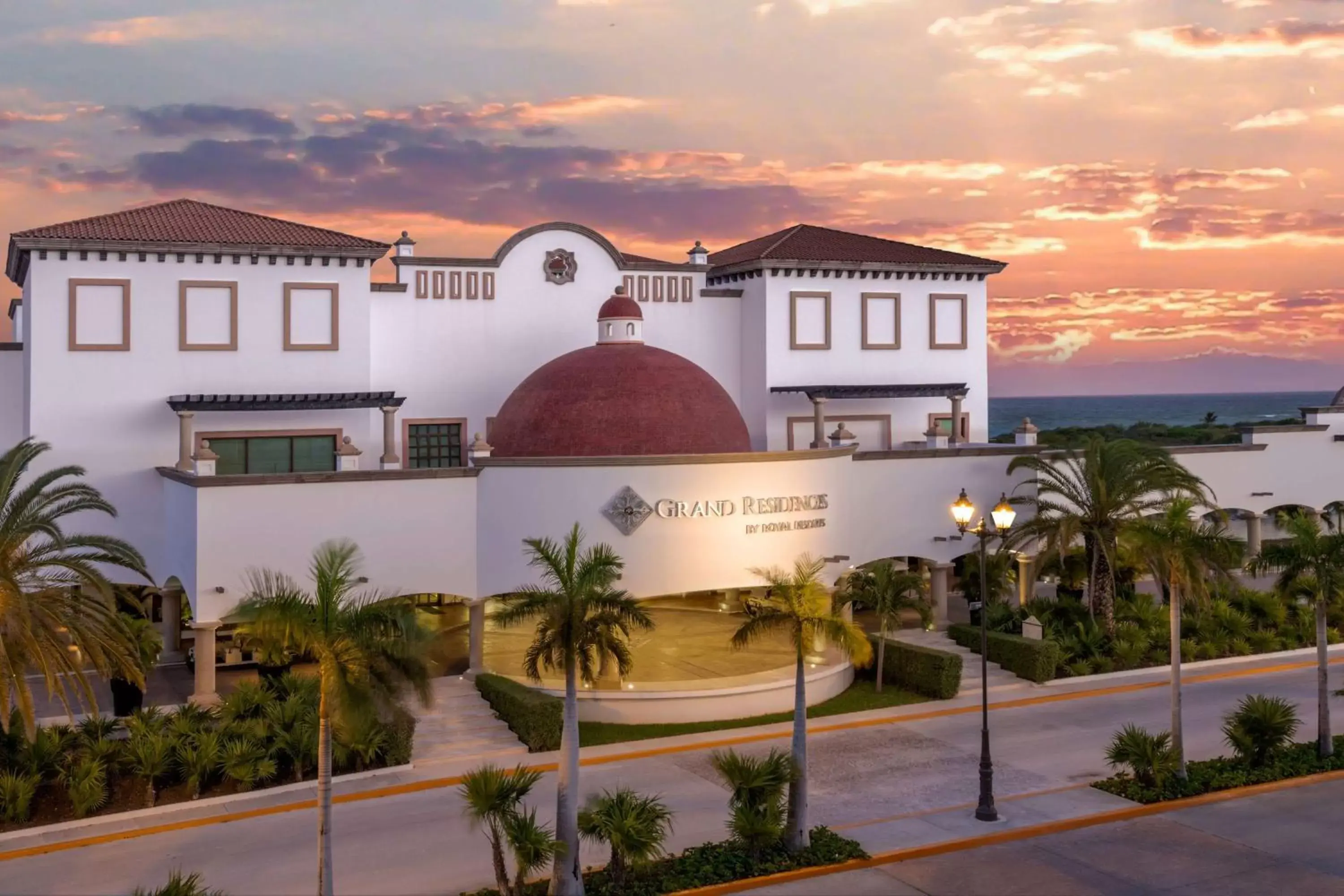 Property building, Sunrise/Sunset in Grand Residences Riviera Cancun, All Inclusive