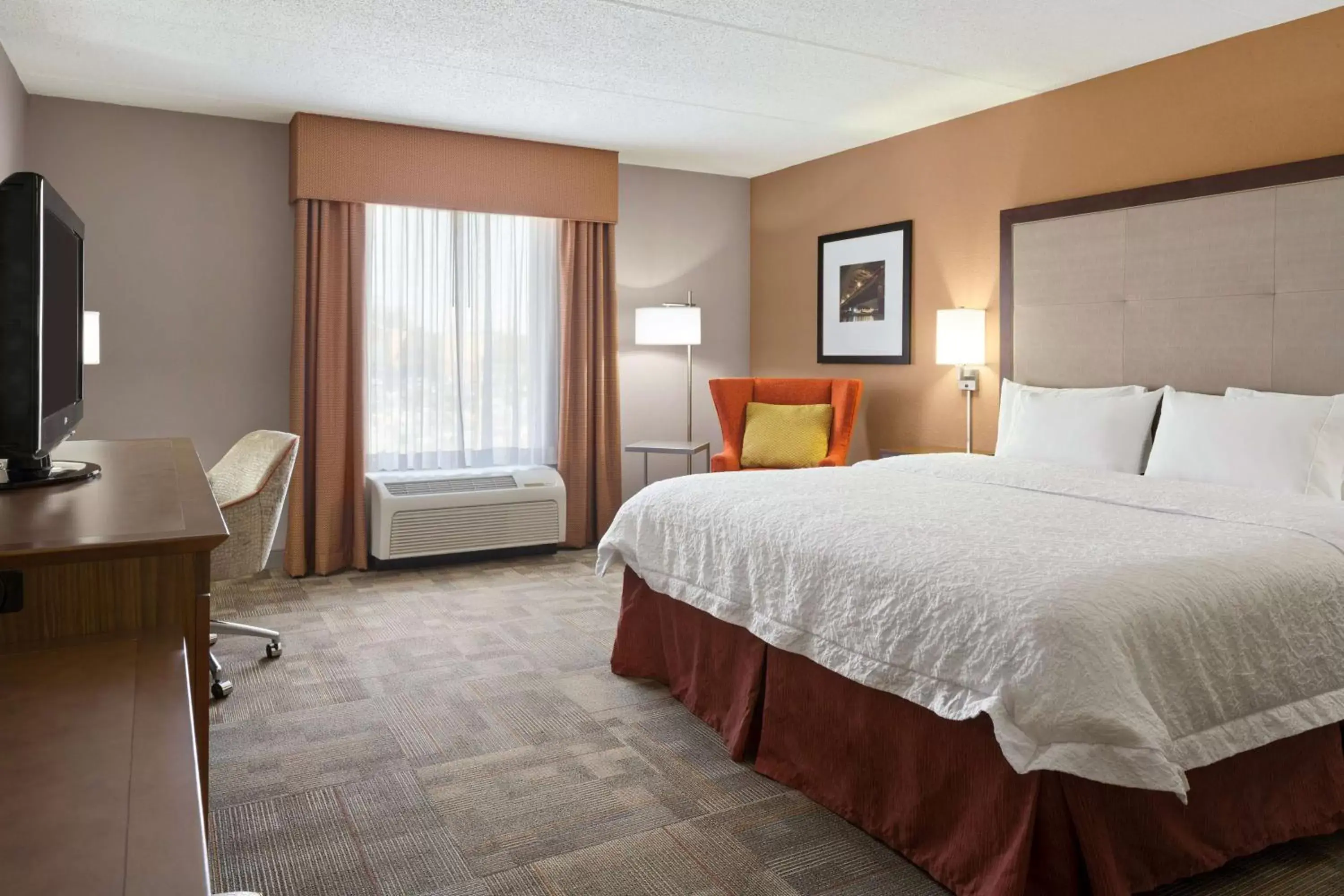 Bed in Hampton Inn Pell City Bed in Hampton Inn Pell City