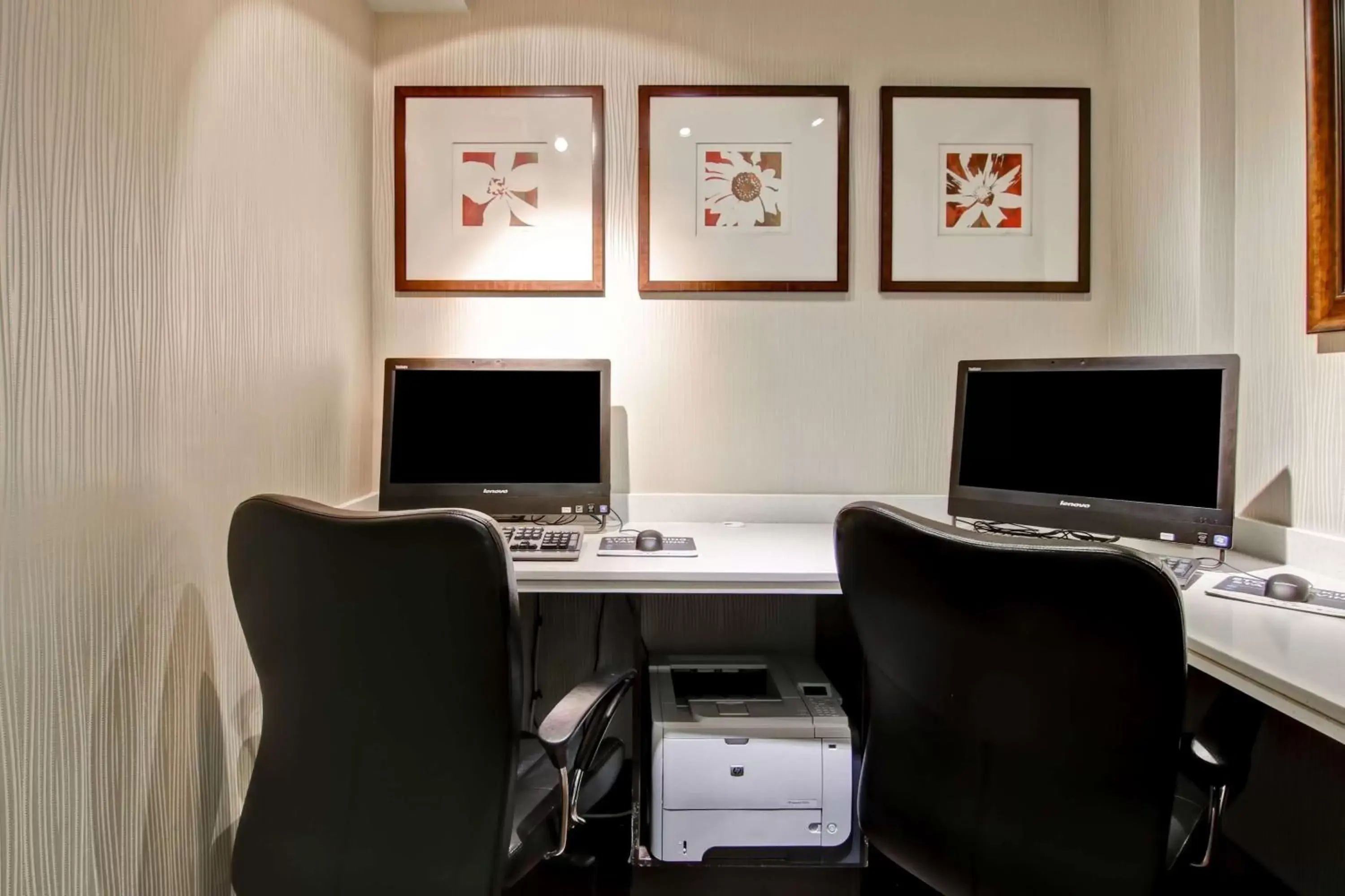Business facilities, Business Area/Conference Room in Hampton Inn & Suites by Hilton Calgary-Airport