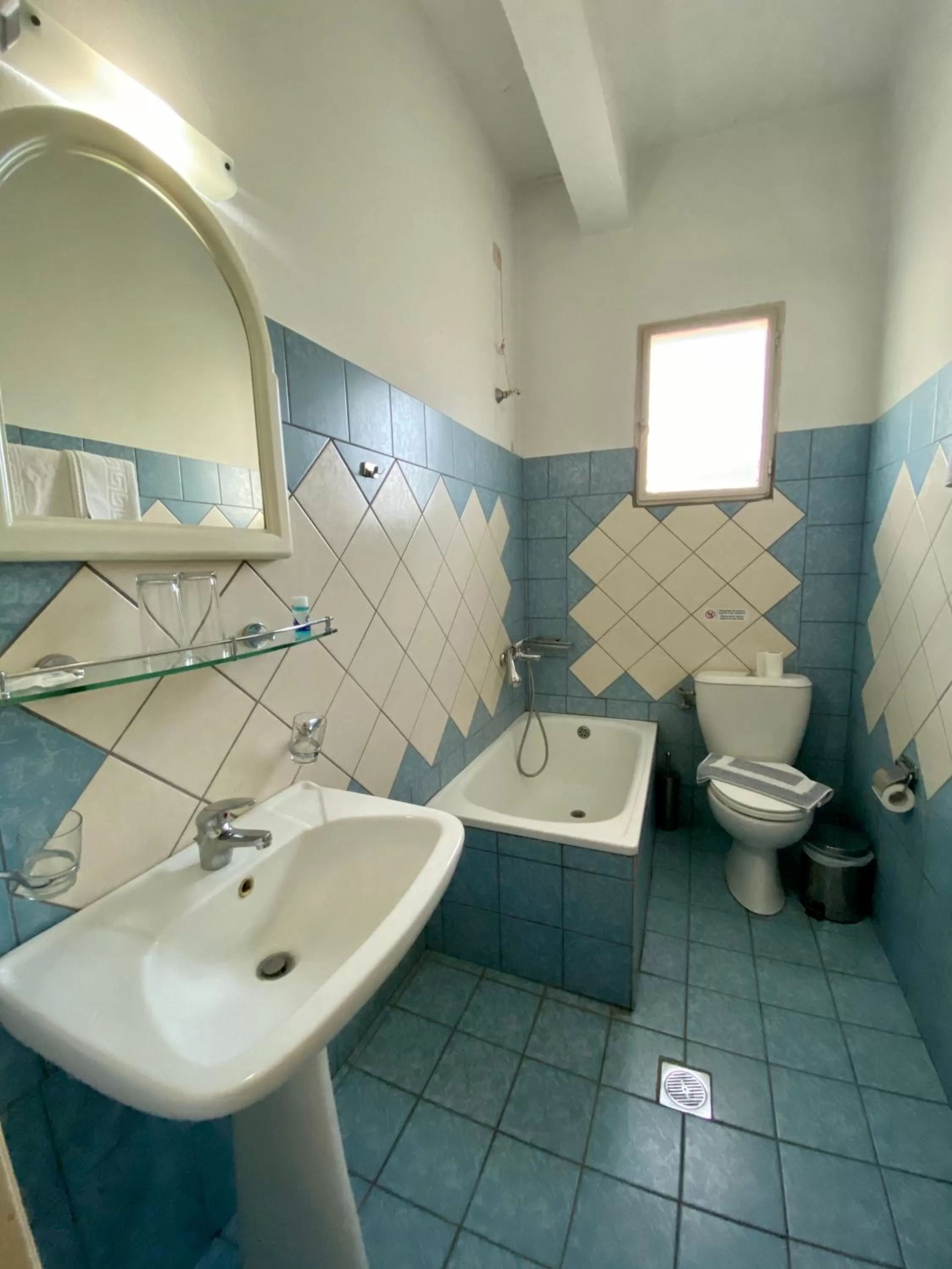 Bathroom in Ξενοδοχείο Acropol