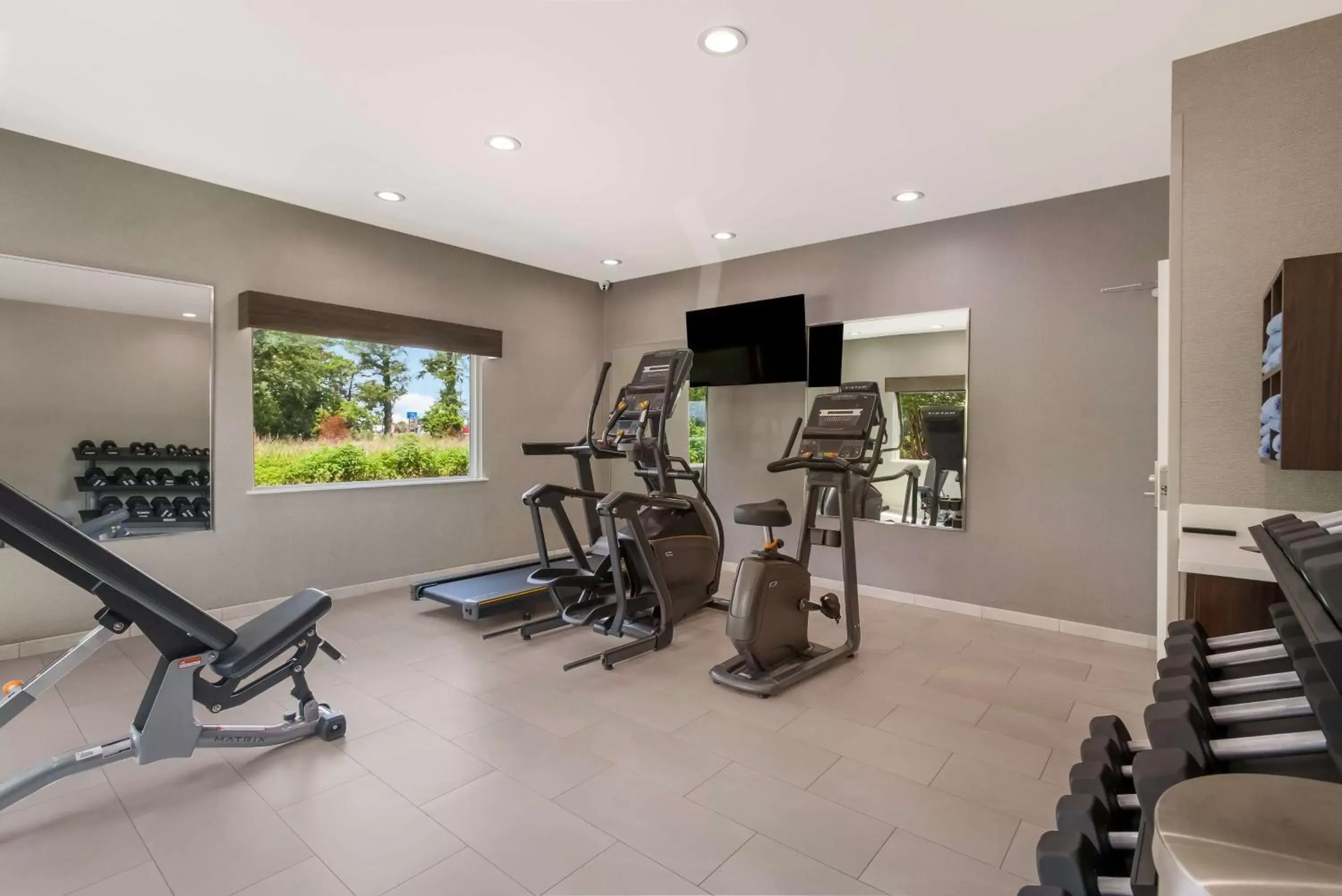 Fitness centre/facilities in Best Western La Place Inn Fitness centre/facilities in Best Western La Place Inn