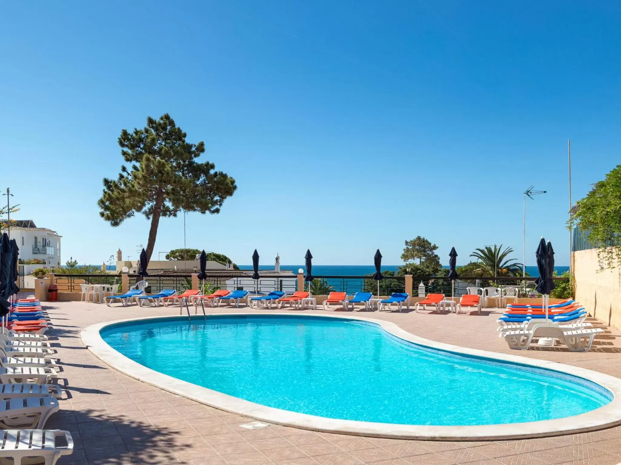 Sea view, Swimming Pool in Apartamentos Do Parque