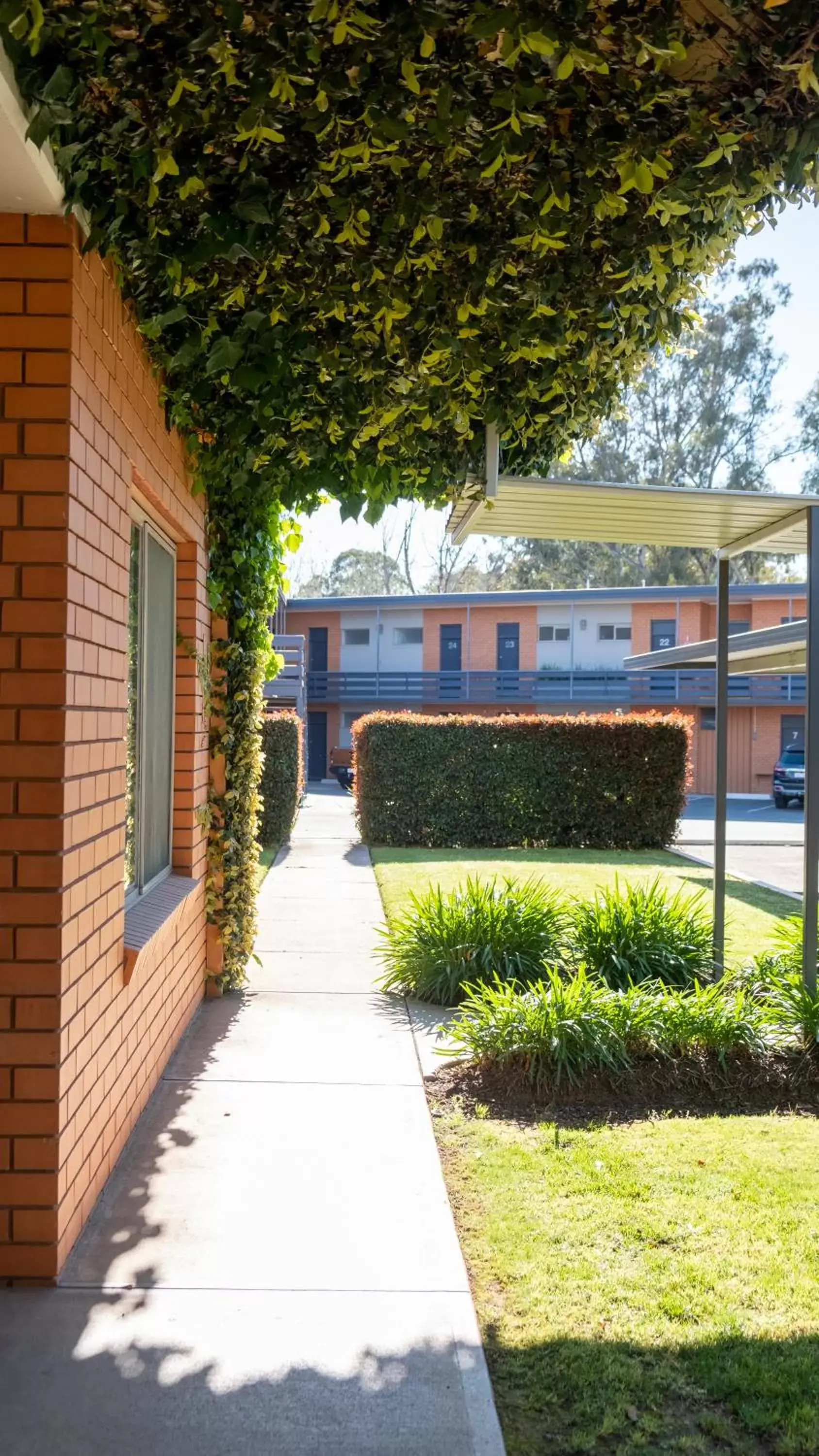 Property Building in Parkview Motor Inn and Apartments