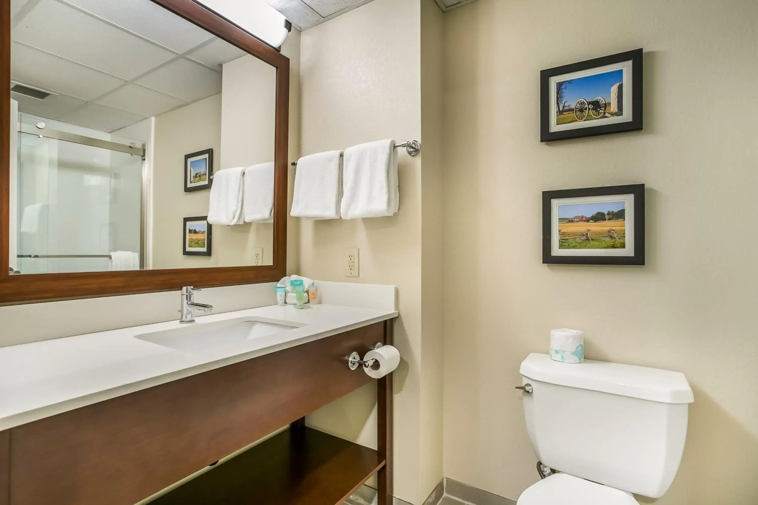Bathroom in Aspire Hotel and Suites