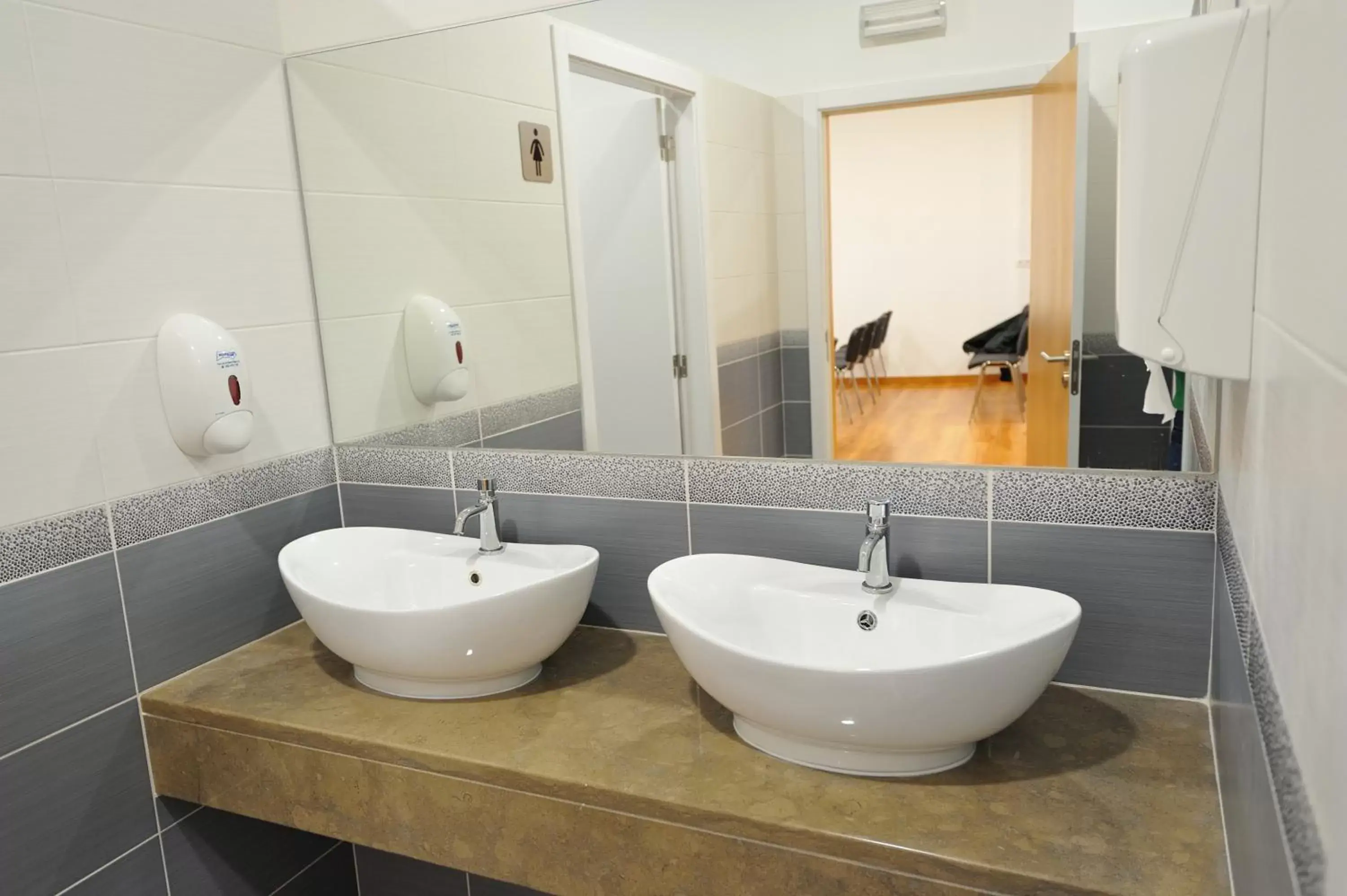 Banquet/Function facilities, Bathroom in Oceano Atlantico Apartamentos Turisticos