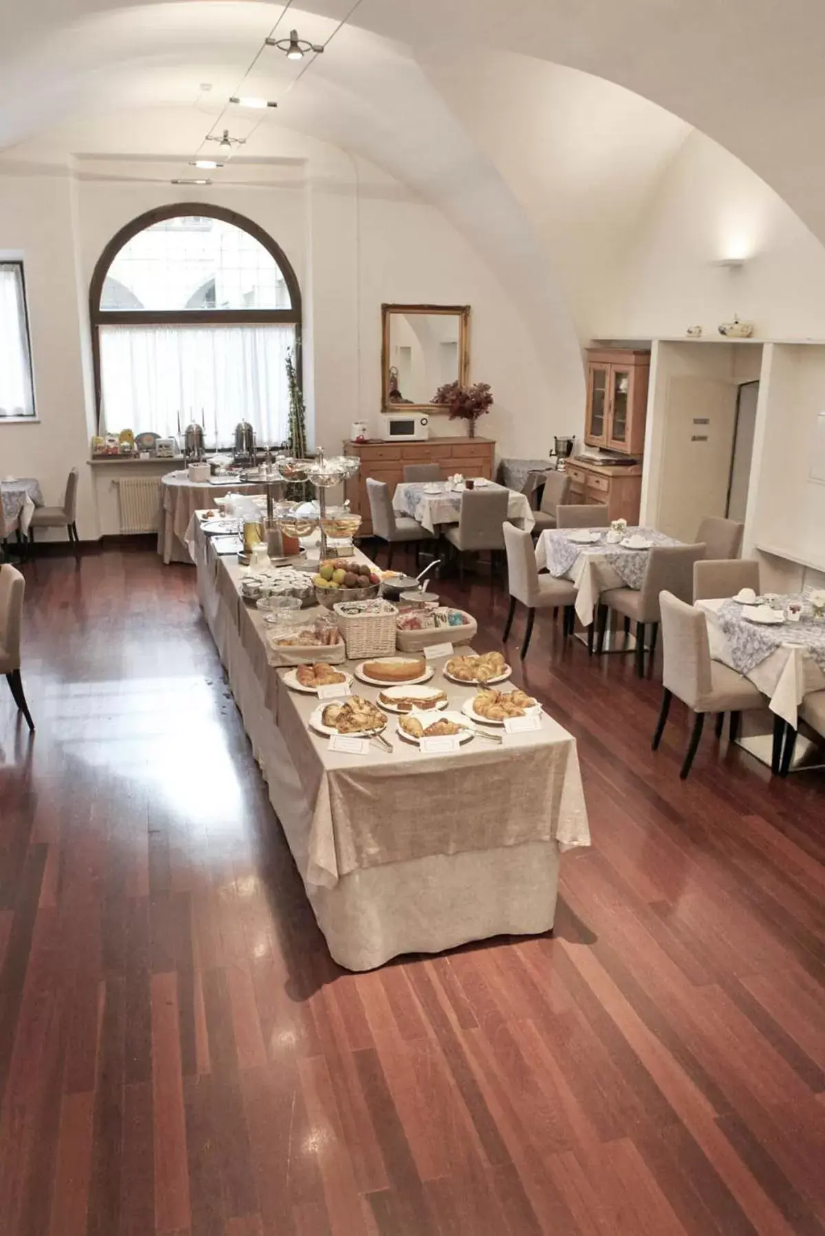 Restaurant/Places to Eat in Albergo Accademia