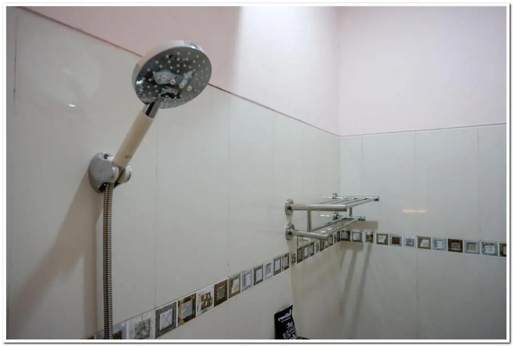 Bathroom in RedDoorz near Gejayan 3