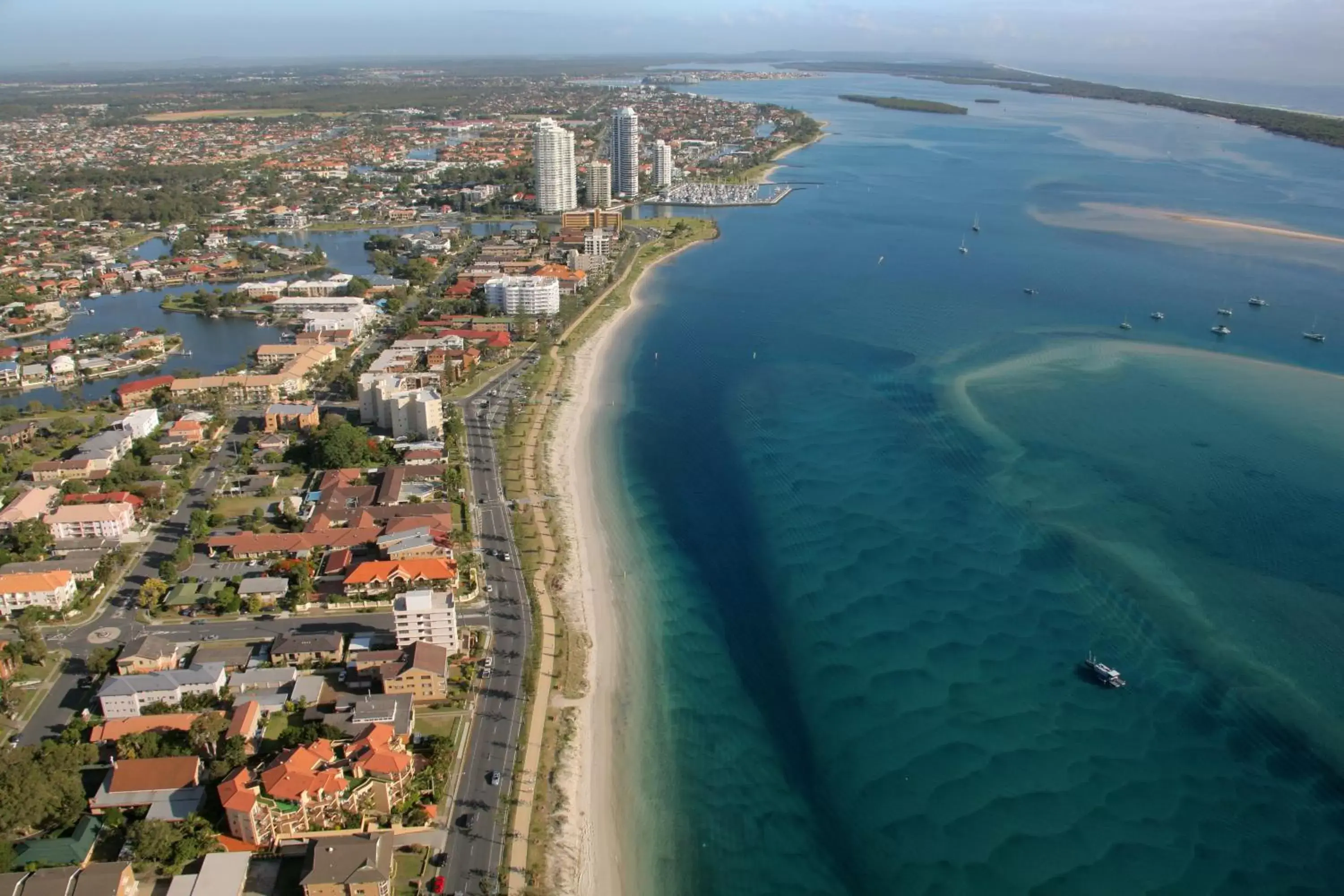 Bird's eye view, Bird's-eye View in Windsurfer Resort