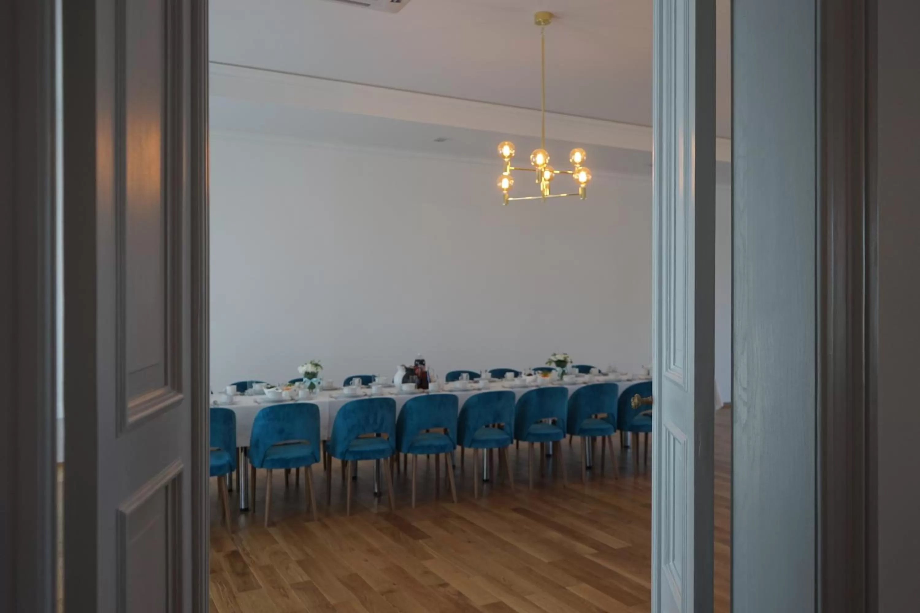 Meeting/conference room in HOTEL Art Cafe