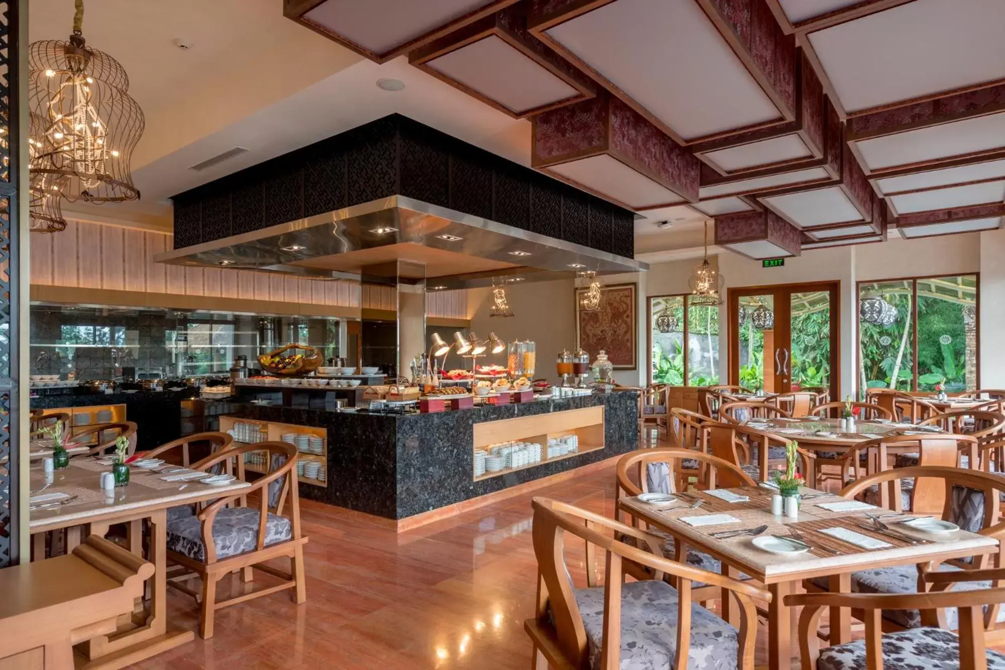Breakfast, Restaurant/Places to Eat in SereS Springs Resort & Spa, Singakerta