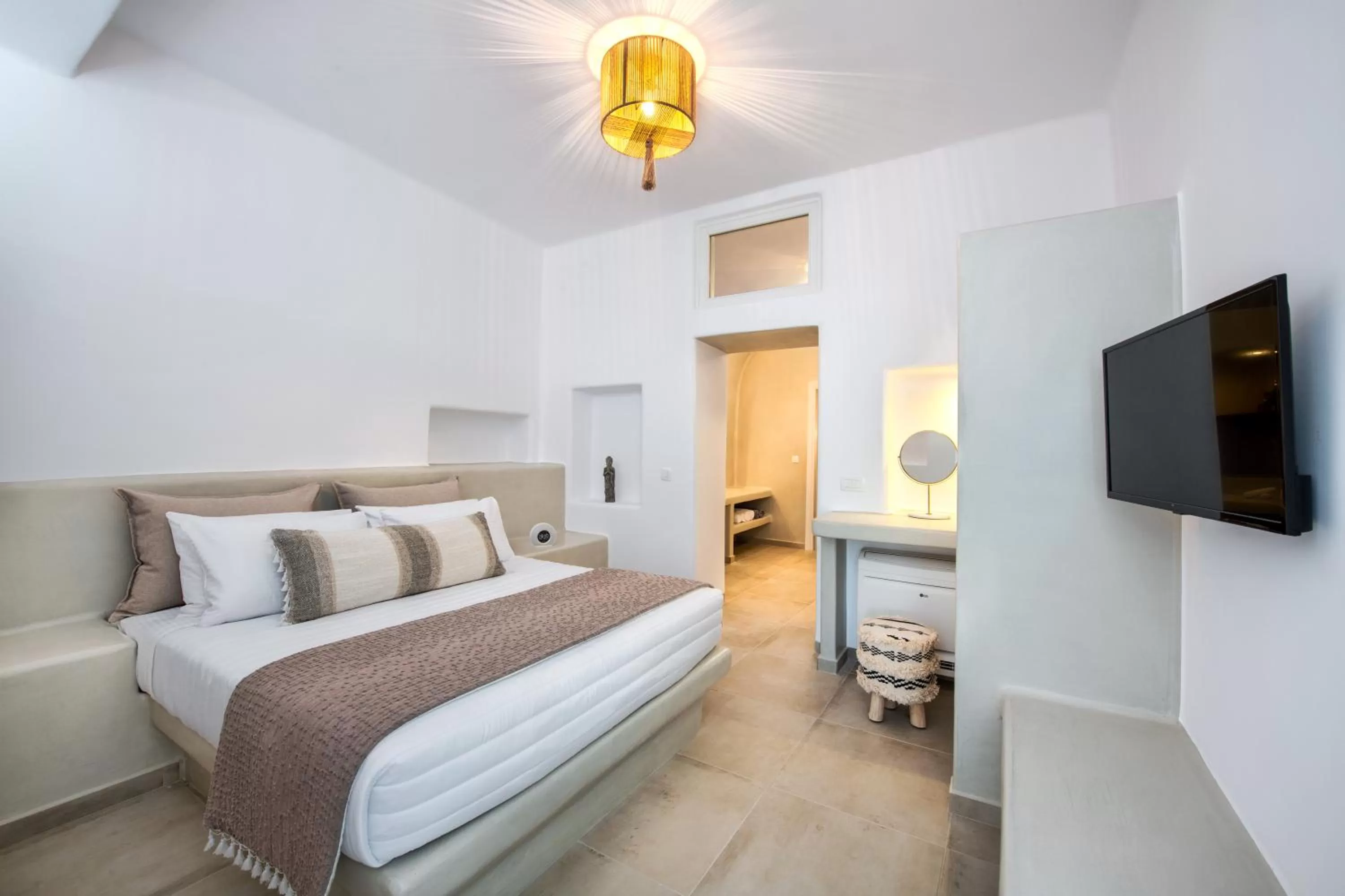 Bedroom, Bed in Hill Suites