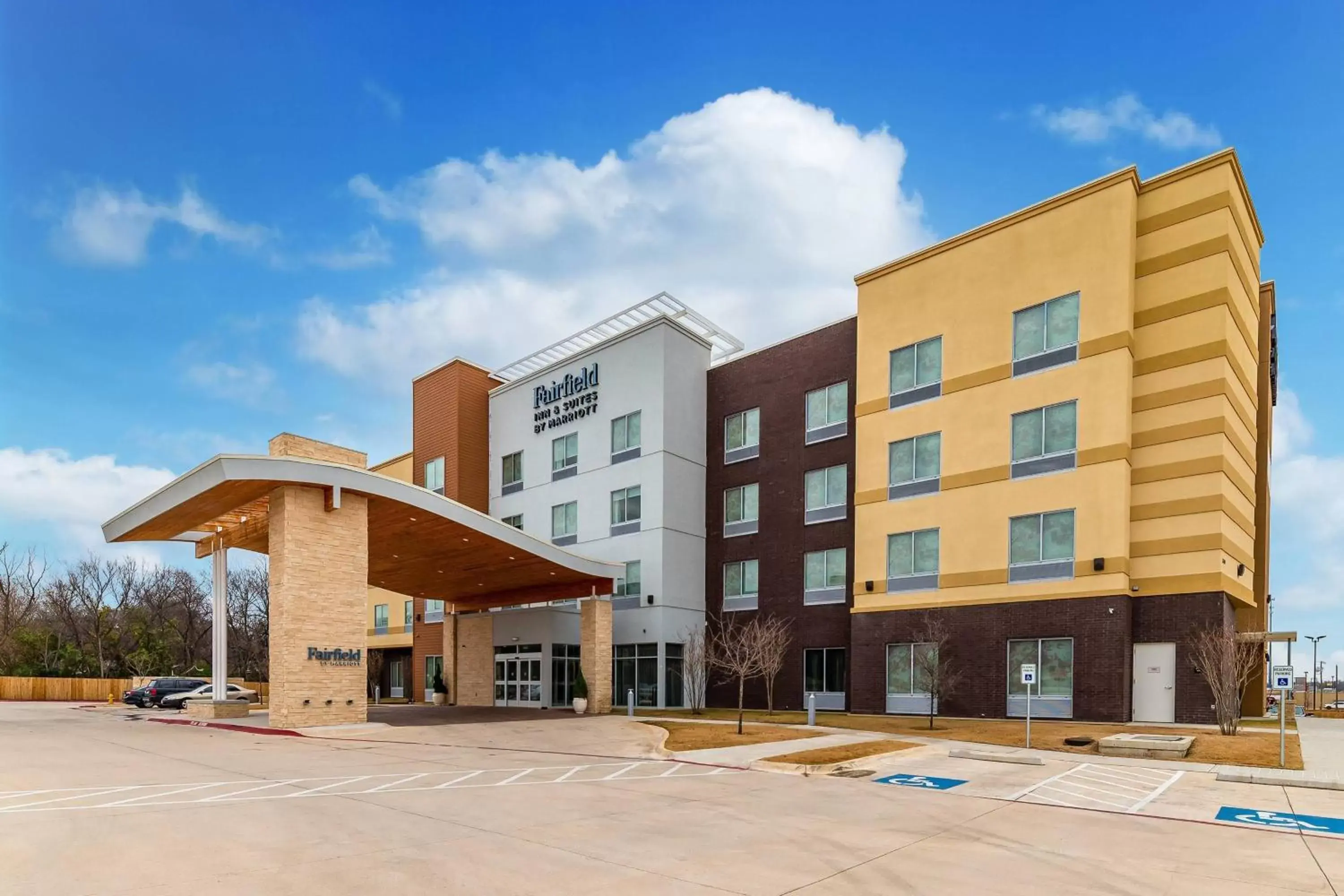 Property Building in Fairfield Inn & Suites by Marriott Gainesville I-35