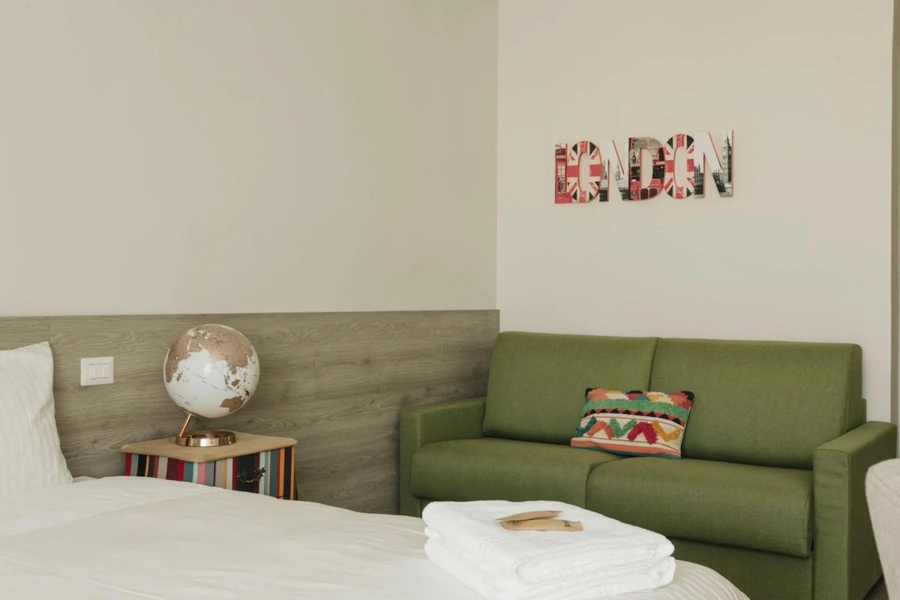 Photo of the whole room, Bed in Livingstone B&B