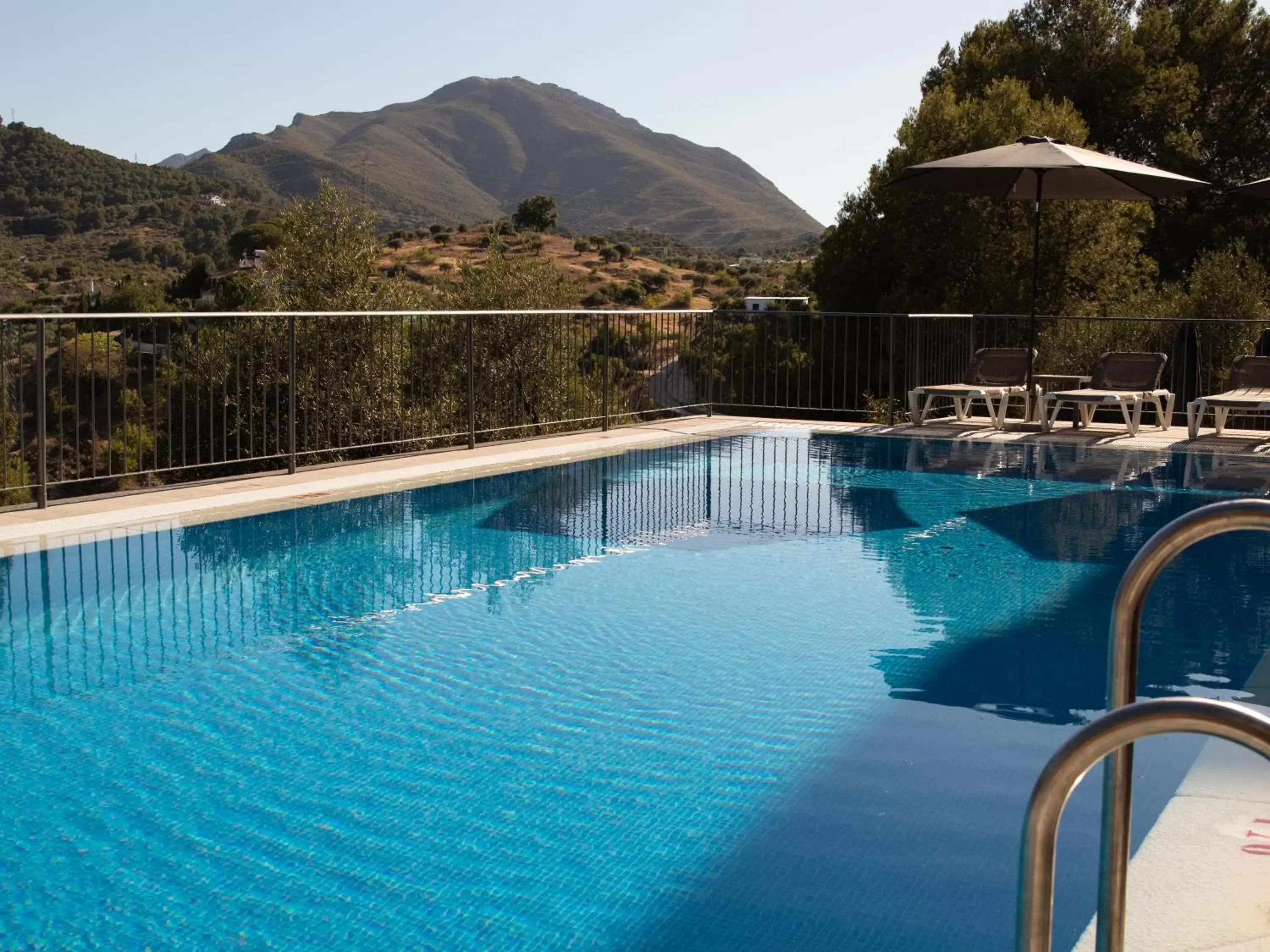 Swimming Pool in Hotel Castillo de Monda