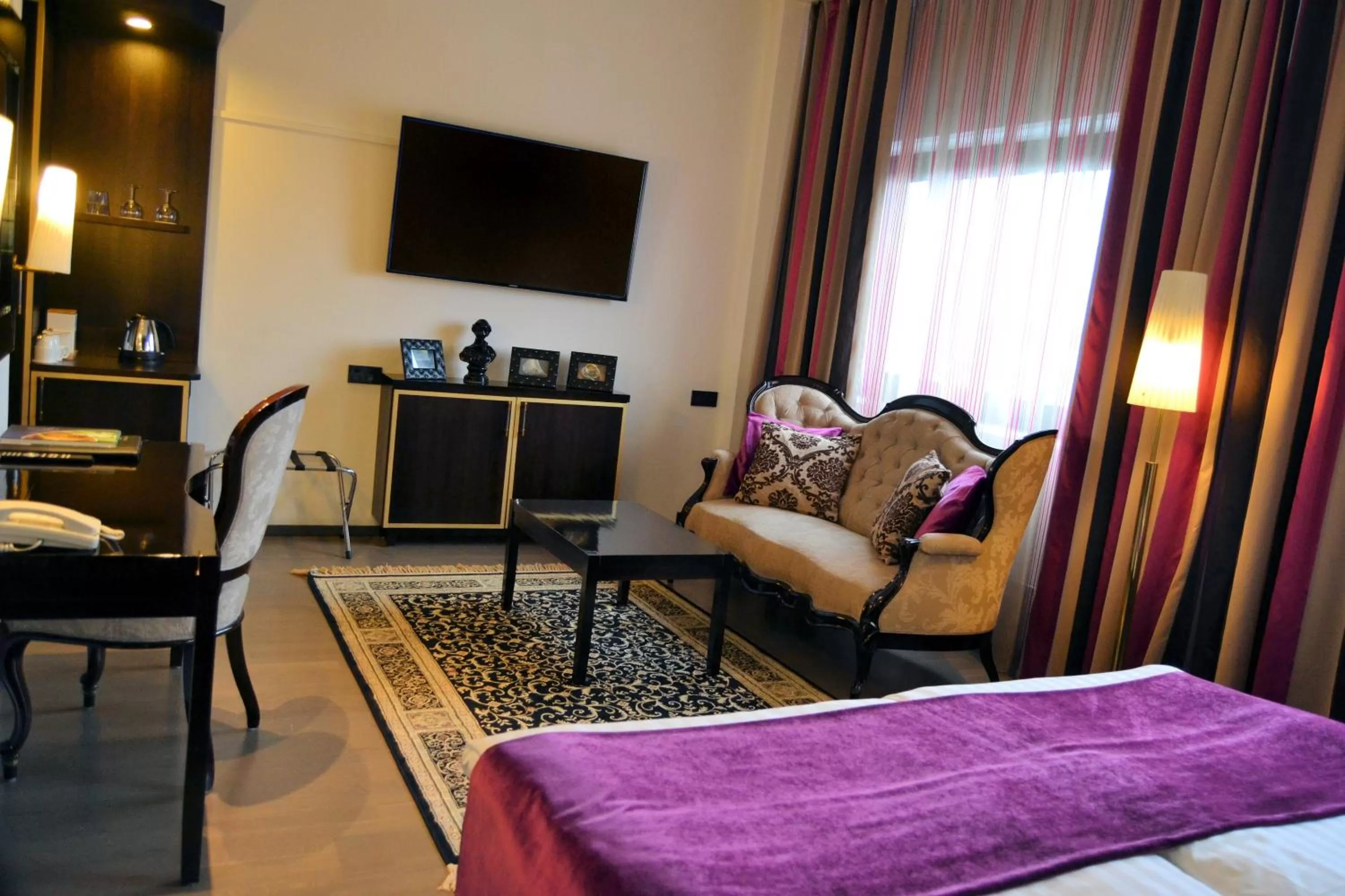 Photo of the whole room, Bed in Holiday Inn Helsinki-Vantaa Airport by IHG