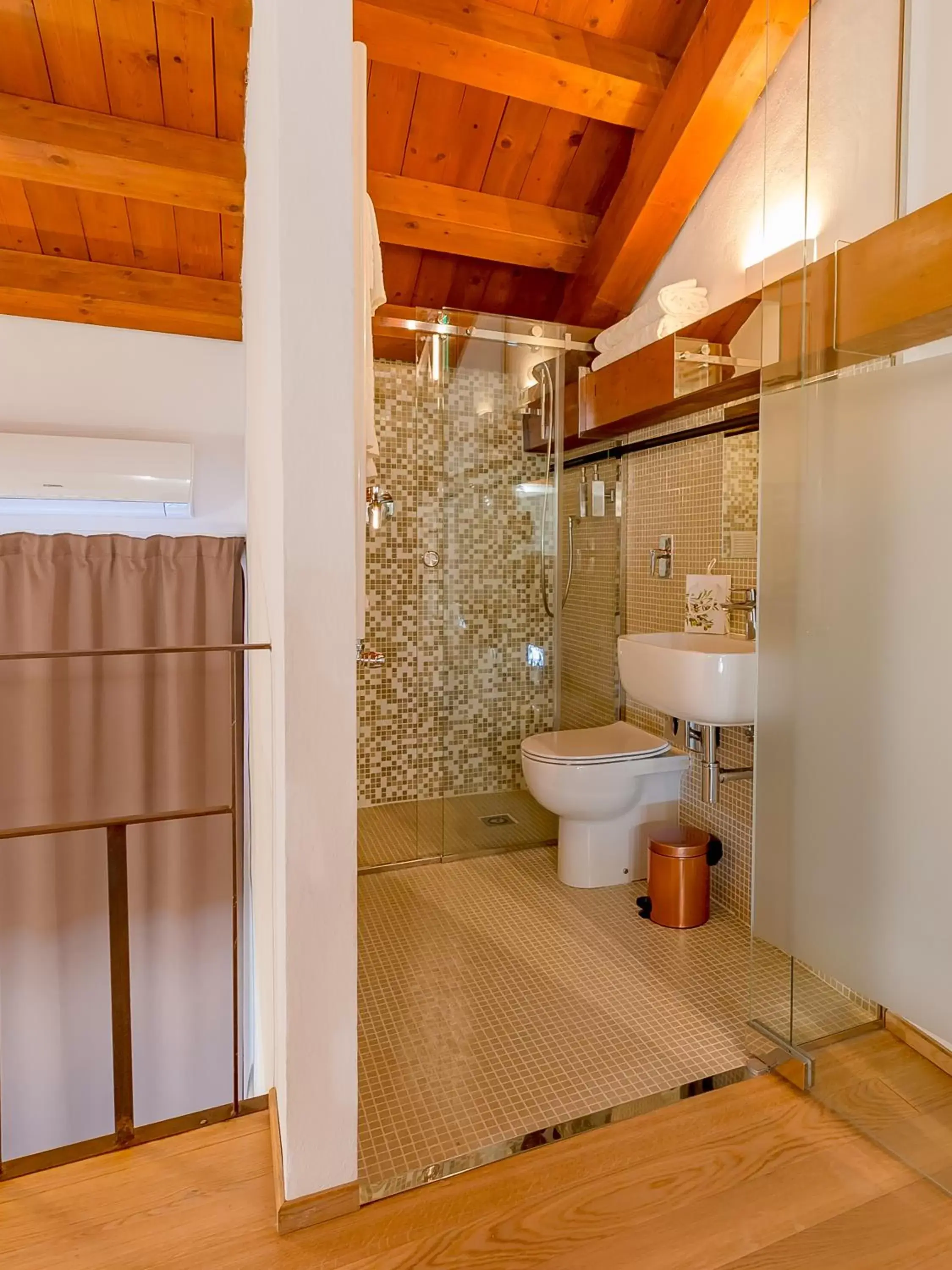 Shower, Bathroom in Le Maestranze Deluxe Rooms