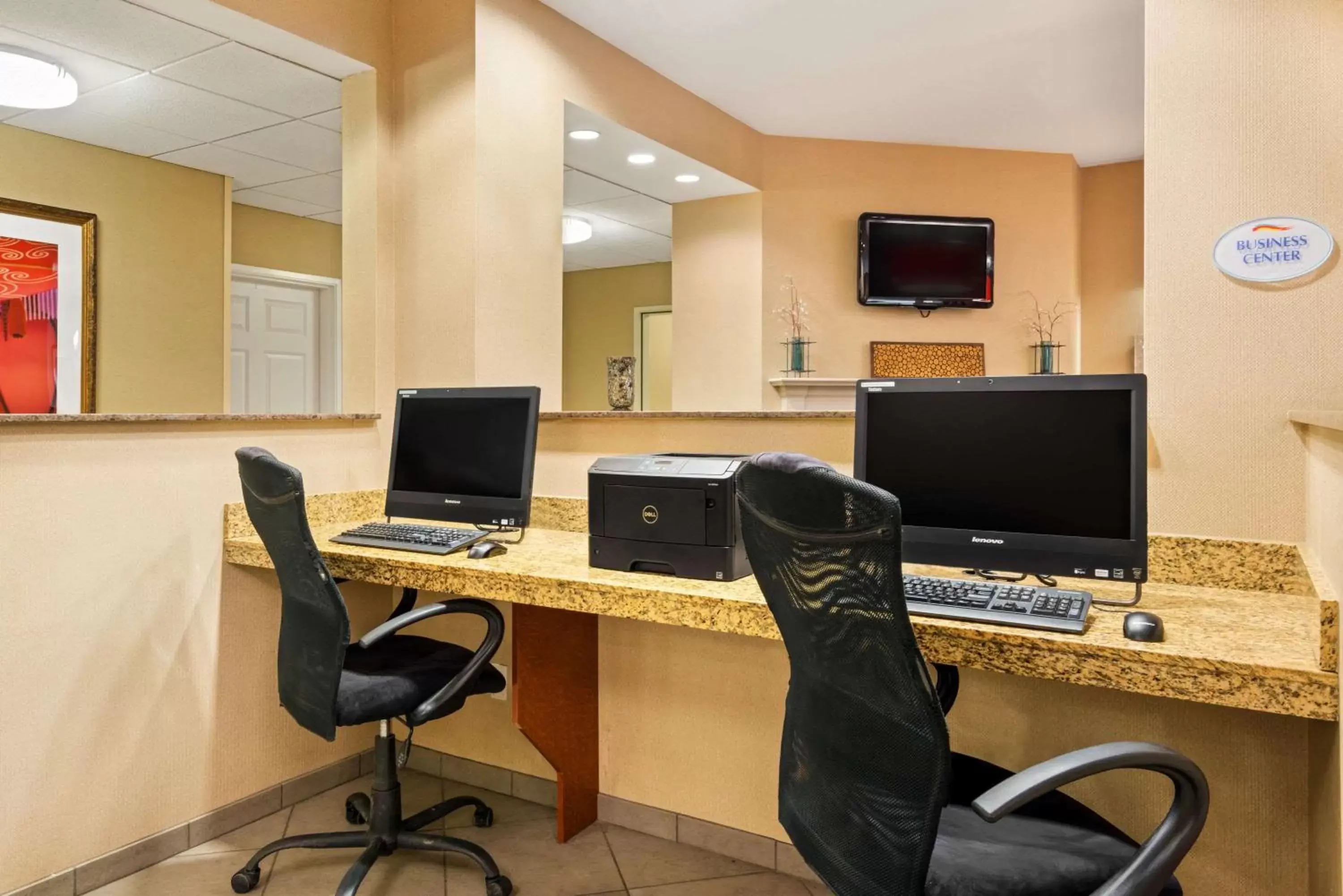 On site, Business Area/Conference Room in Baymont by Wyndham Denver International Airport