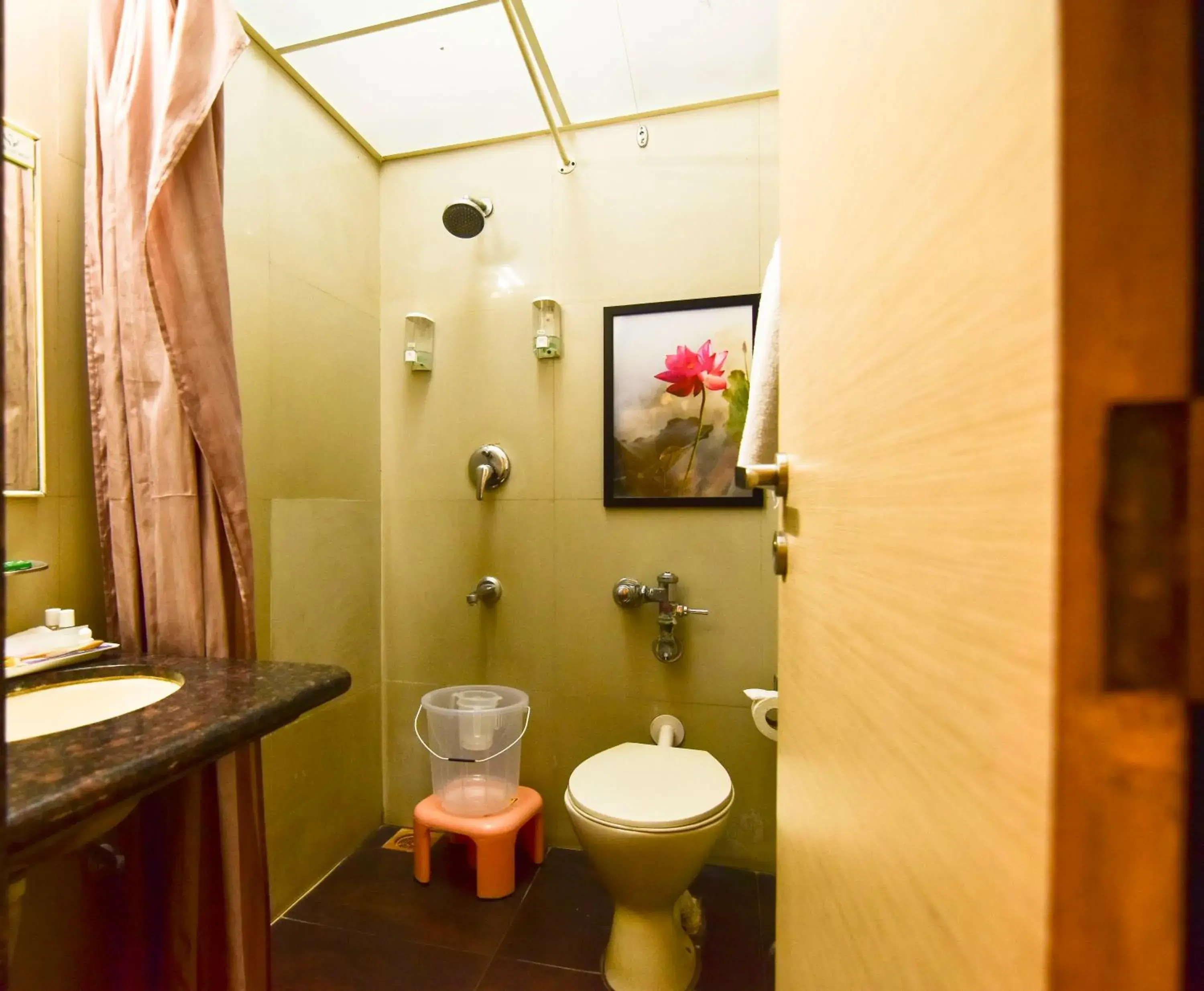 Bathroom in MY Bizz Hotel Sapna