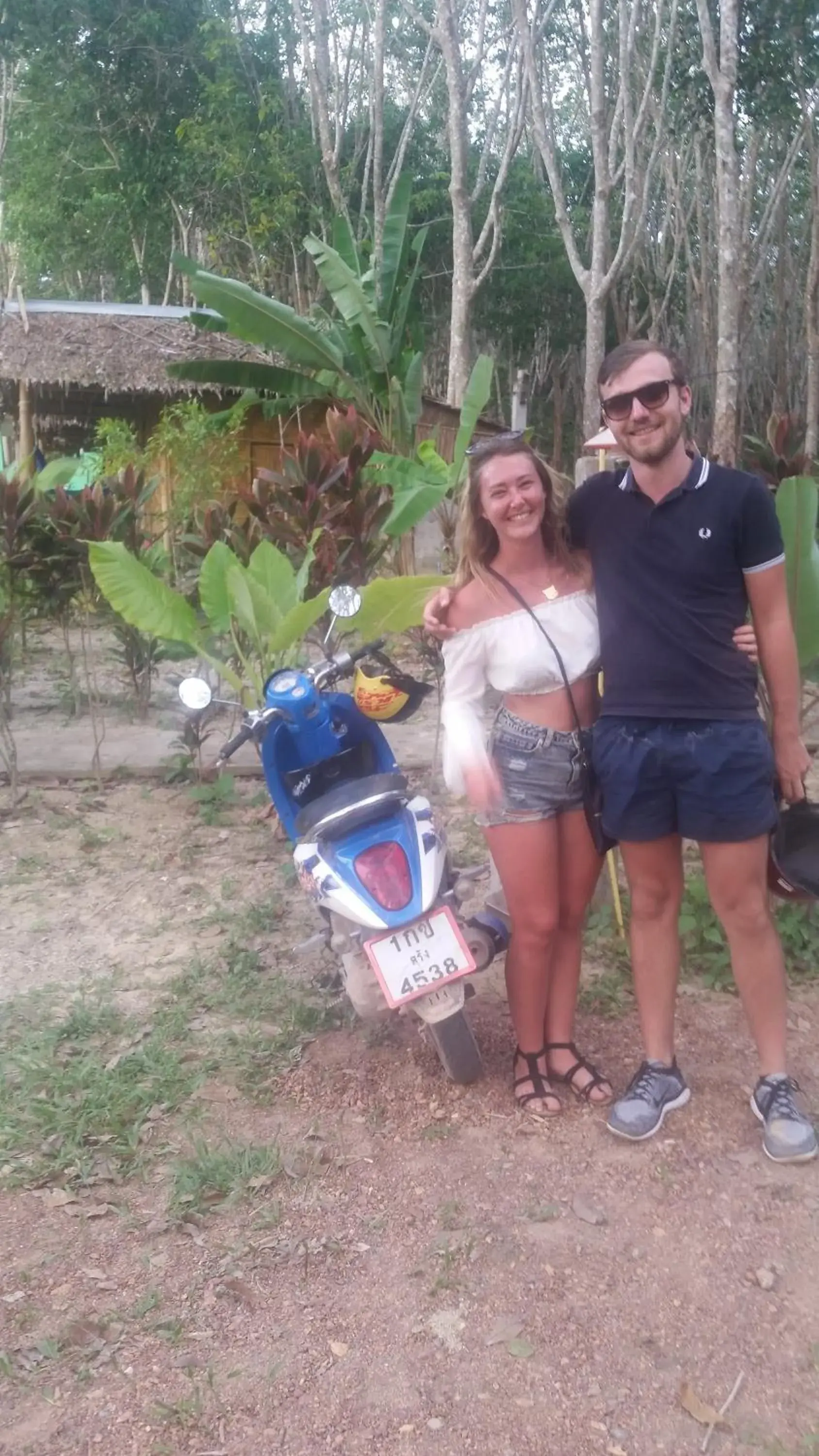 People in Lanta Maikeaw Bungalow