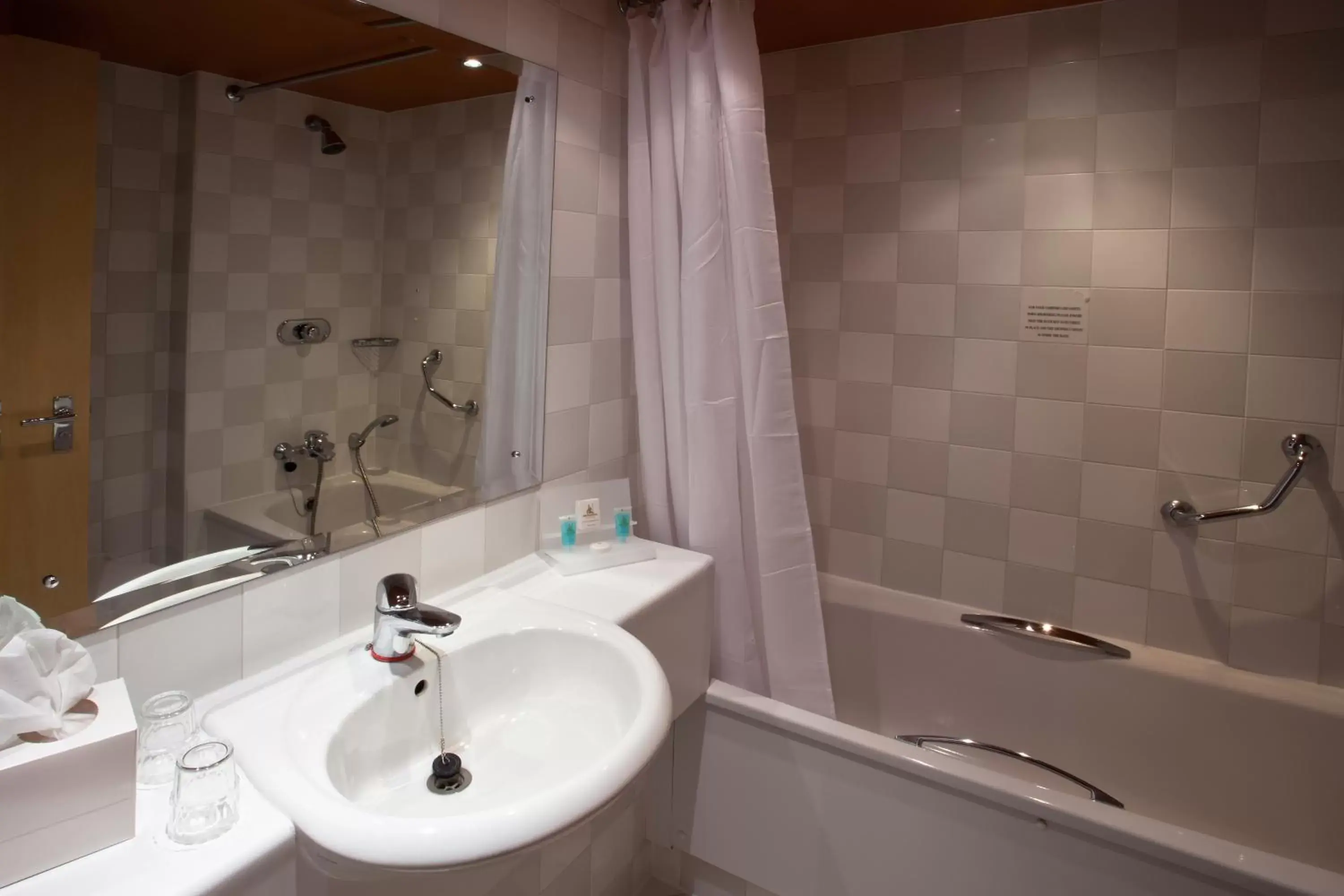 Bathroom in Britannia Hotel Bolton