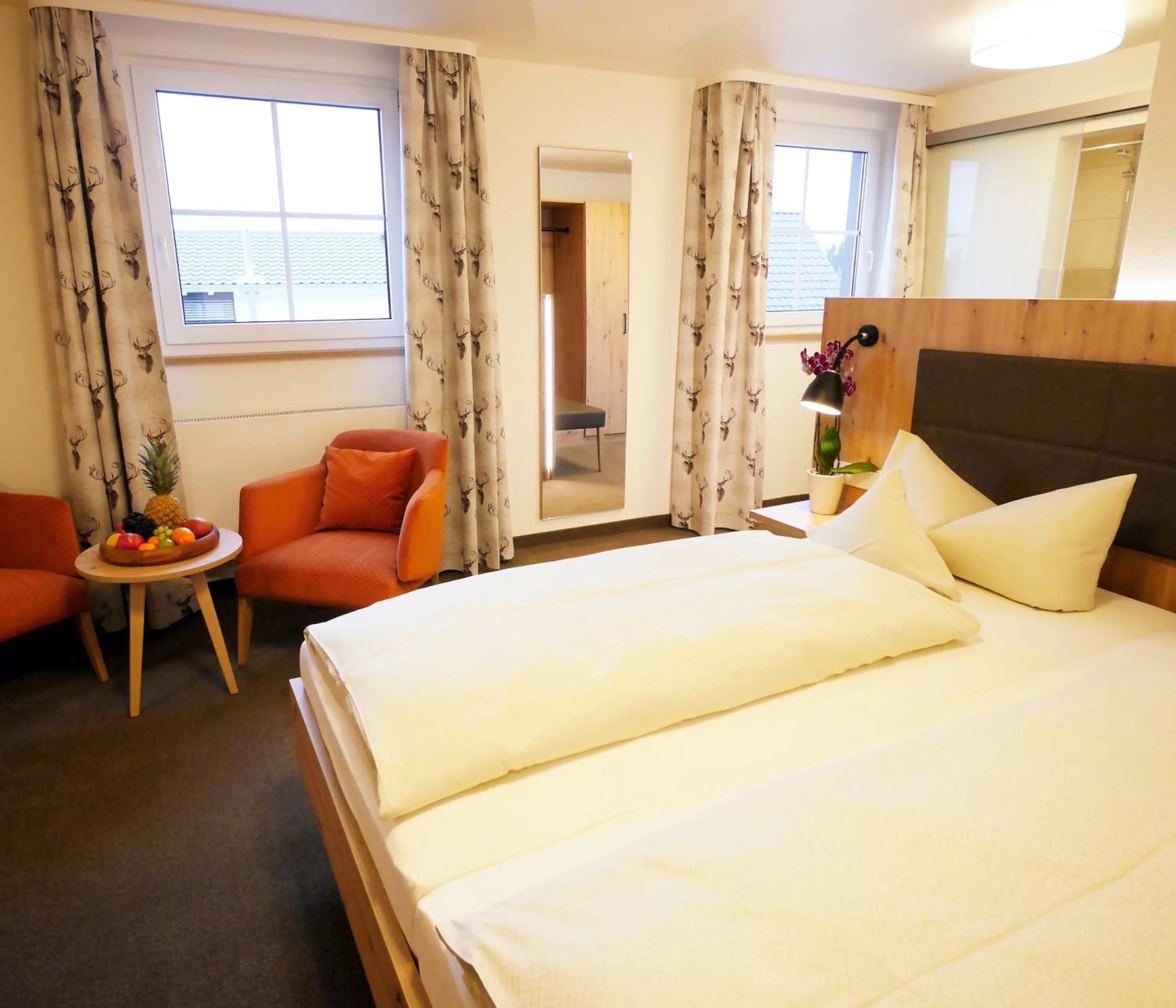 Photo of the whole room, Bed in Berghotel Zollersteighof