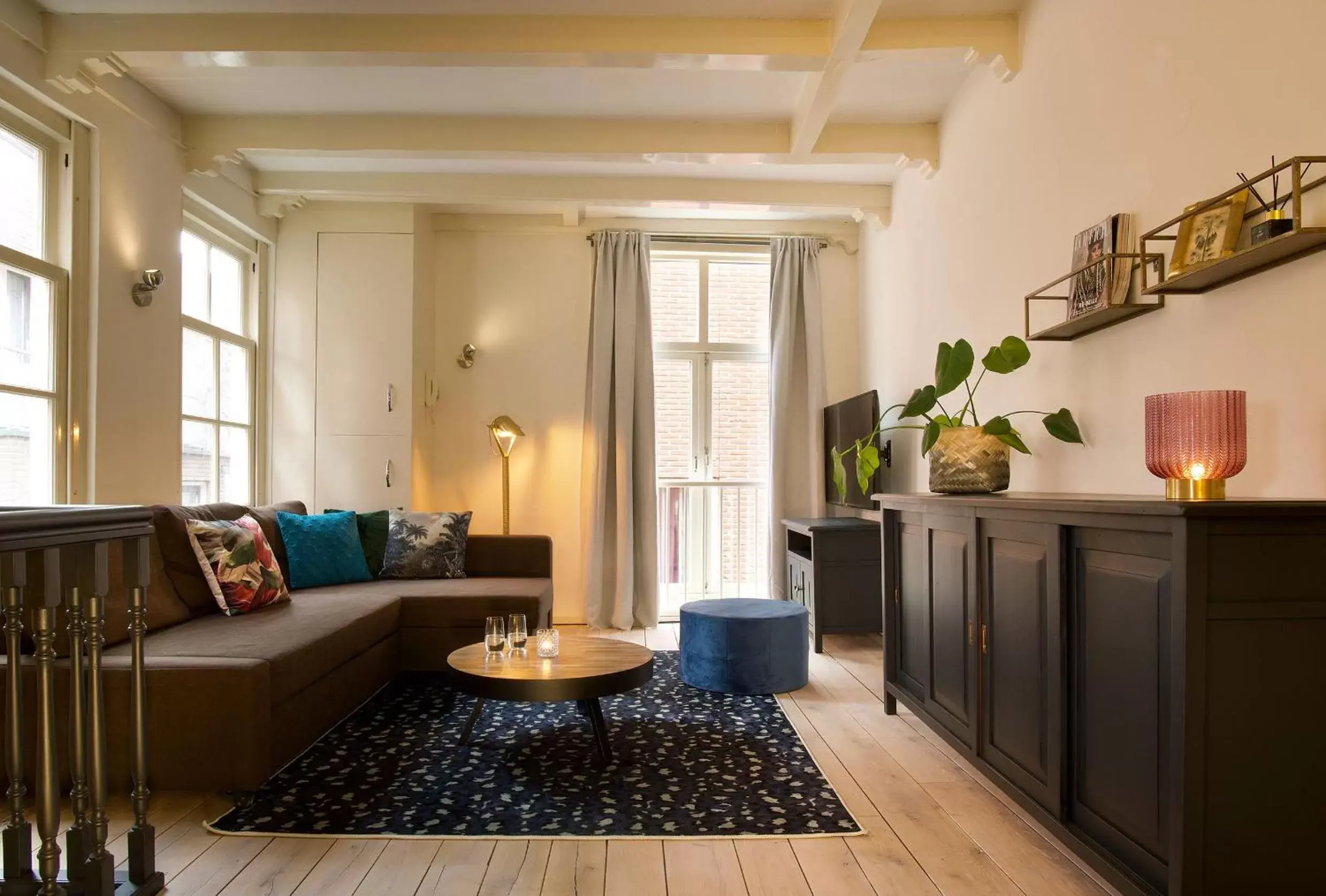 Seating Area in Haarlem Hotel Suites