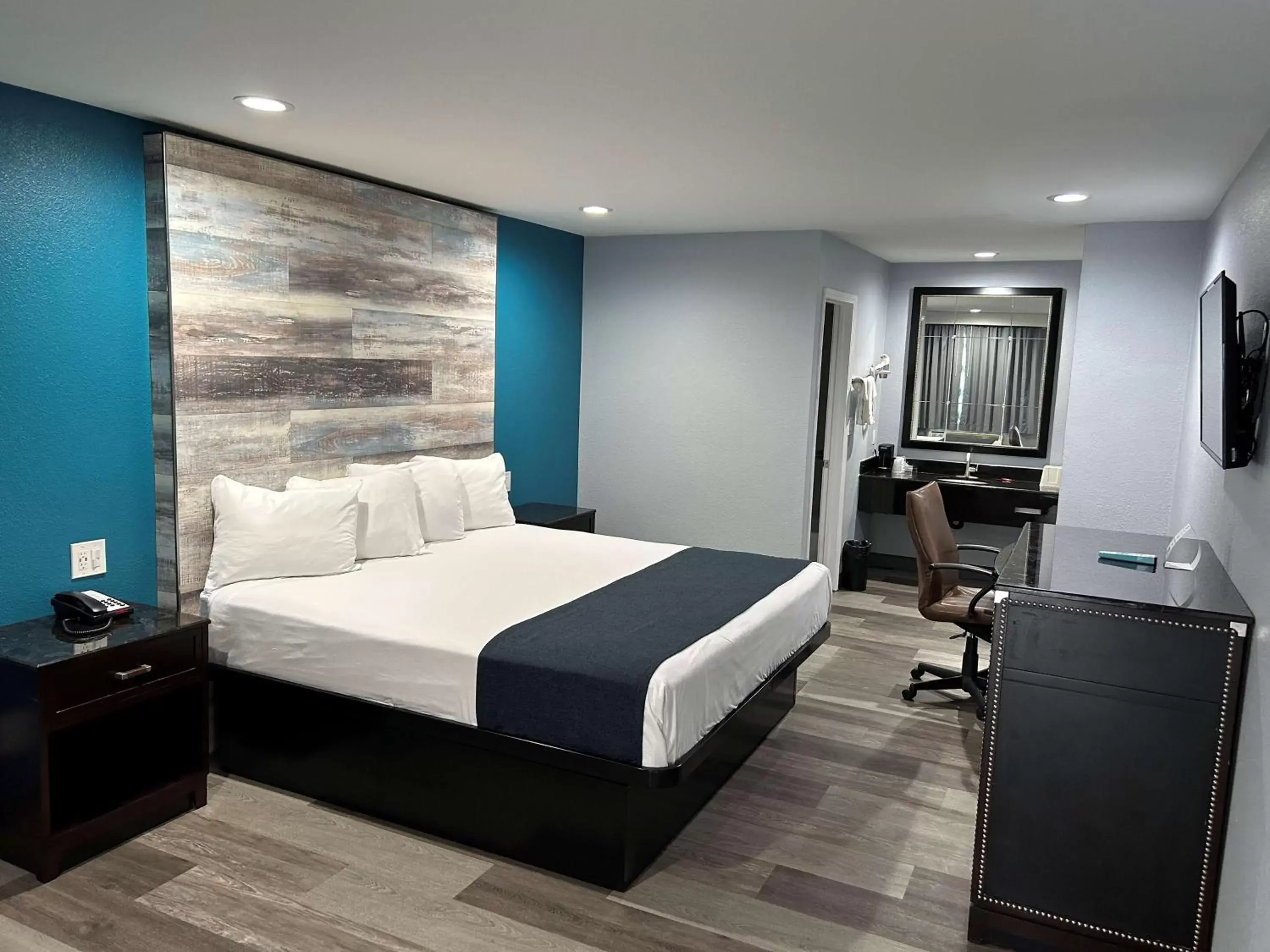 Bedroom in SureStay Hotel by Best Western Buena Park Anaheim
