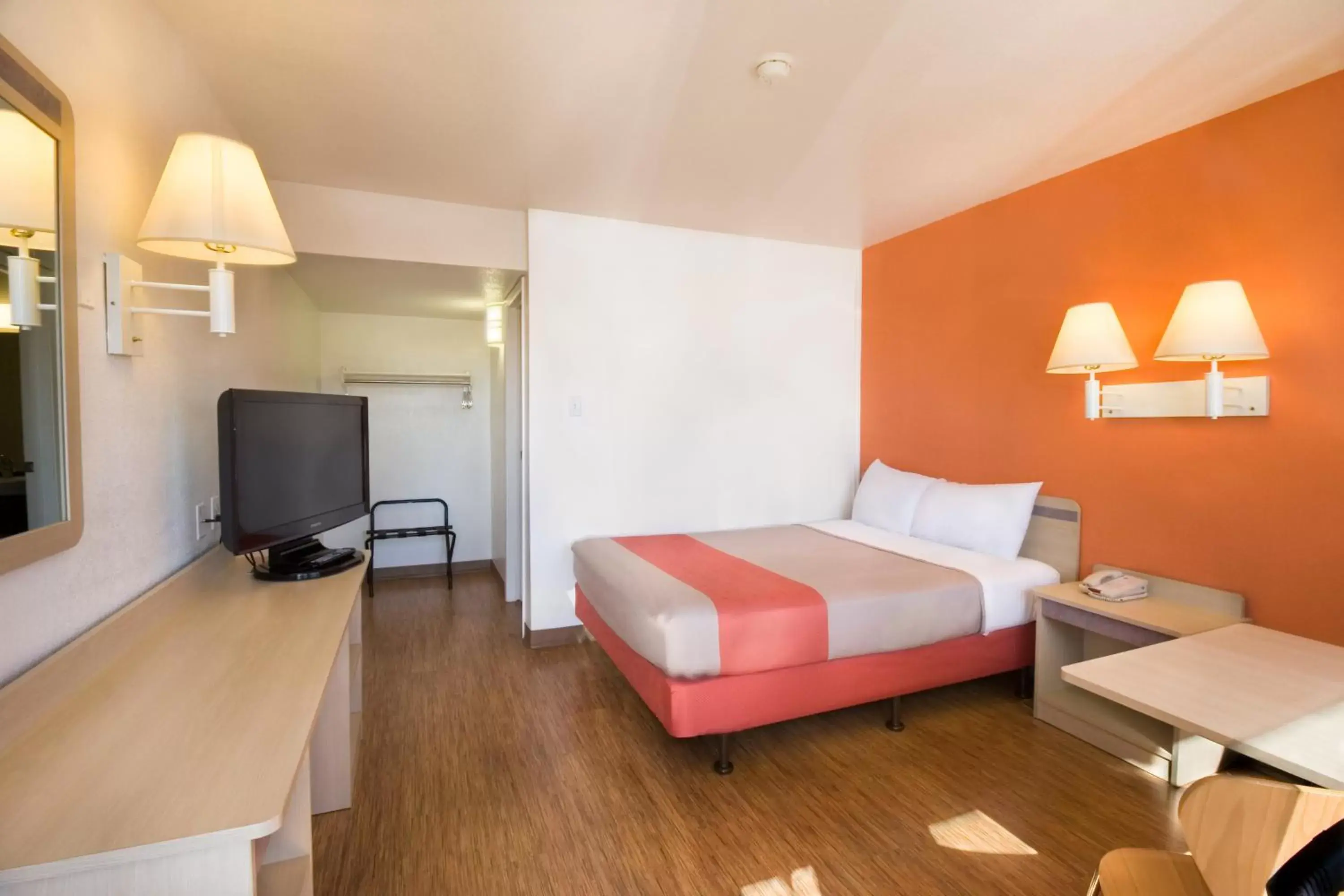 Bedroom, Bed in Motel 6-Pendleton, OR Bedroom, Bed in Motel 6-Pendleton, OR