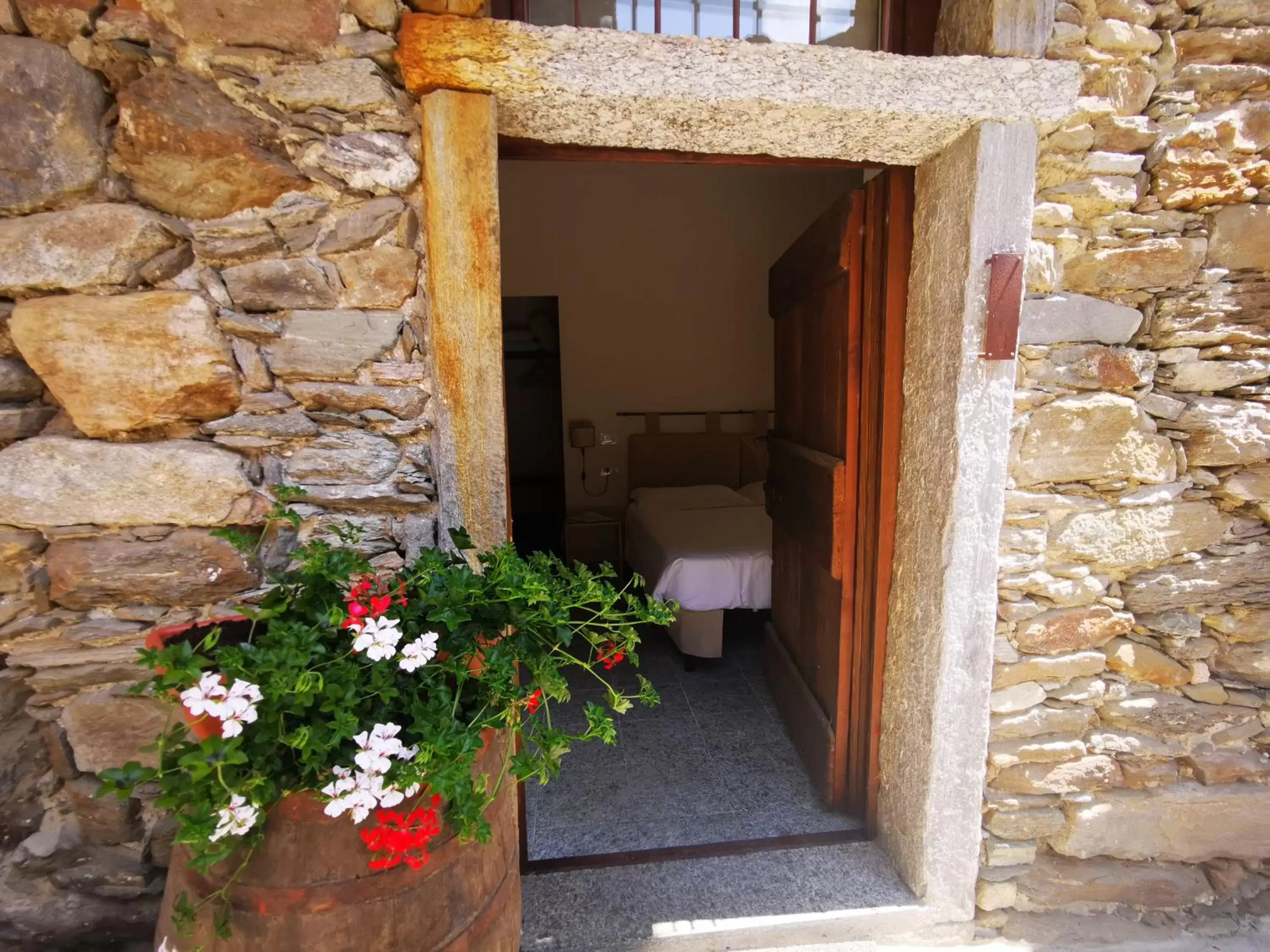 Bedroom, Facade/Entrance in Dimora Storica Casa Vanni