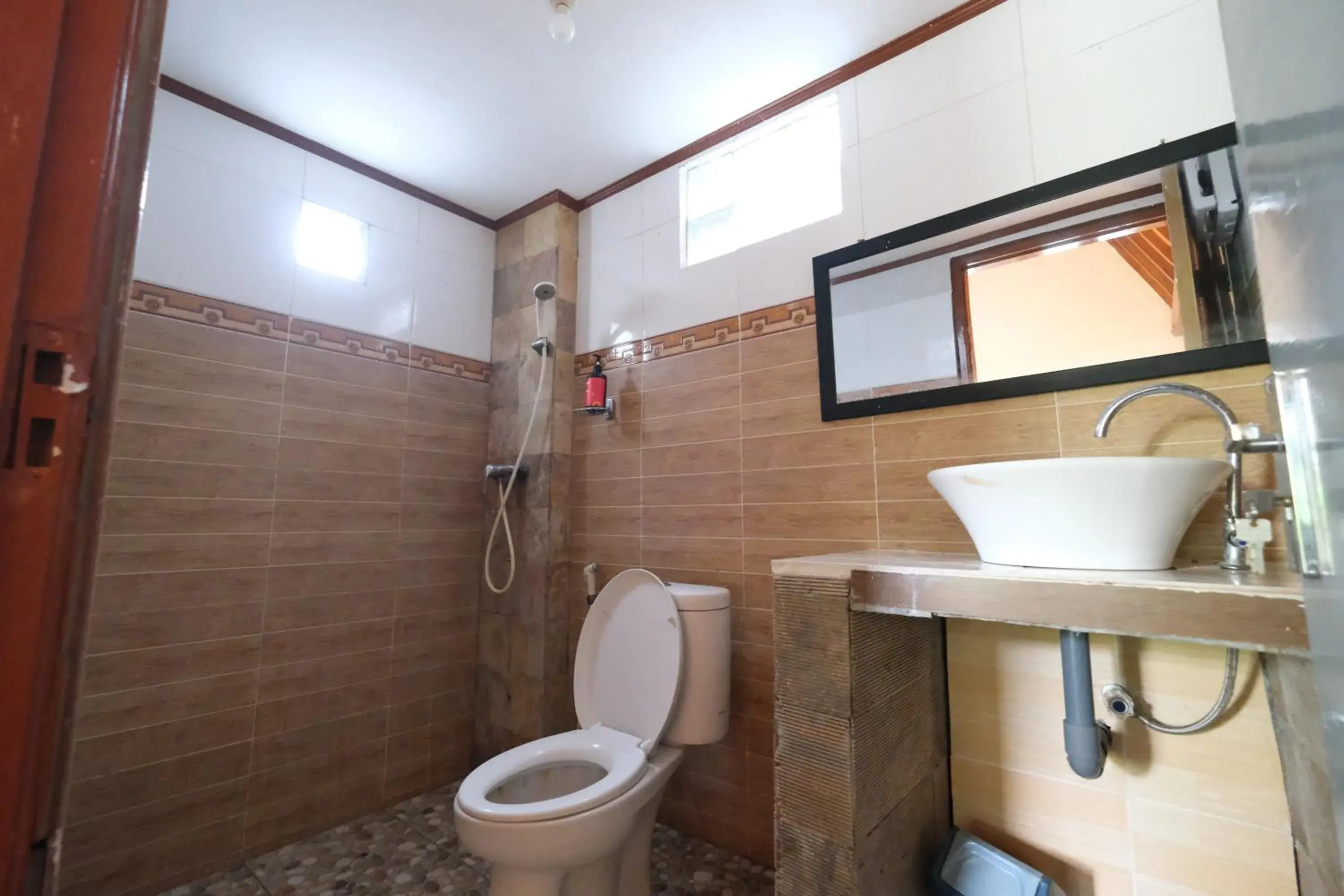 Bathroom in RedDoorz at Ocean 2 Gili Trawangan
