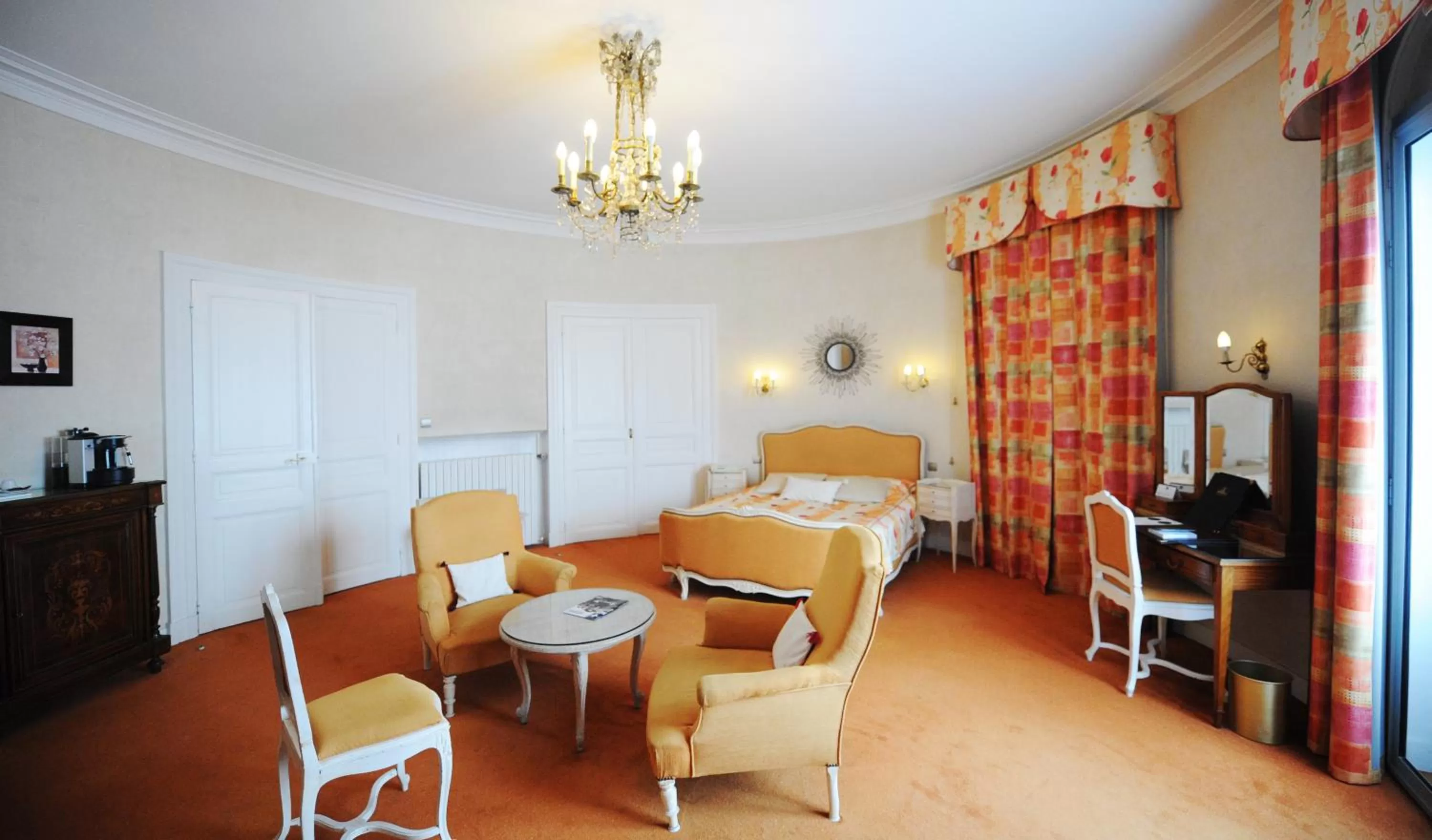 Bedroom, Restaurant/Places to Eat in Best Western Continental Pau Centre