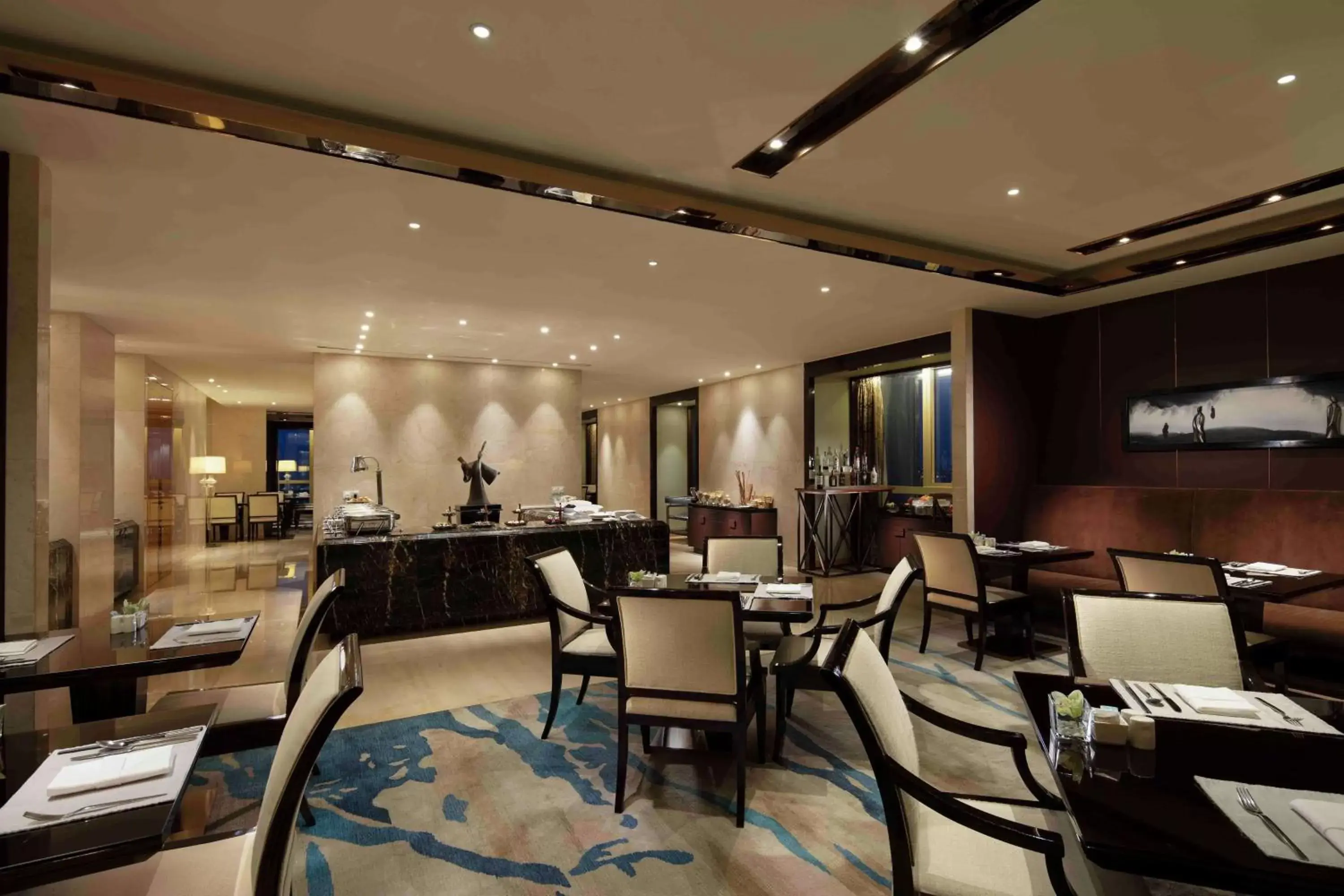 Property building, Restaurant/Places to Eat in Hilton Zhengzhou