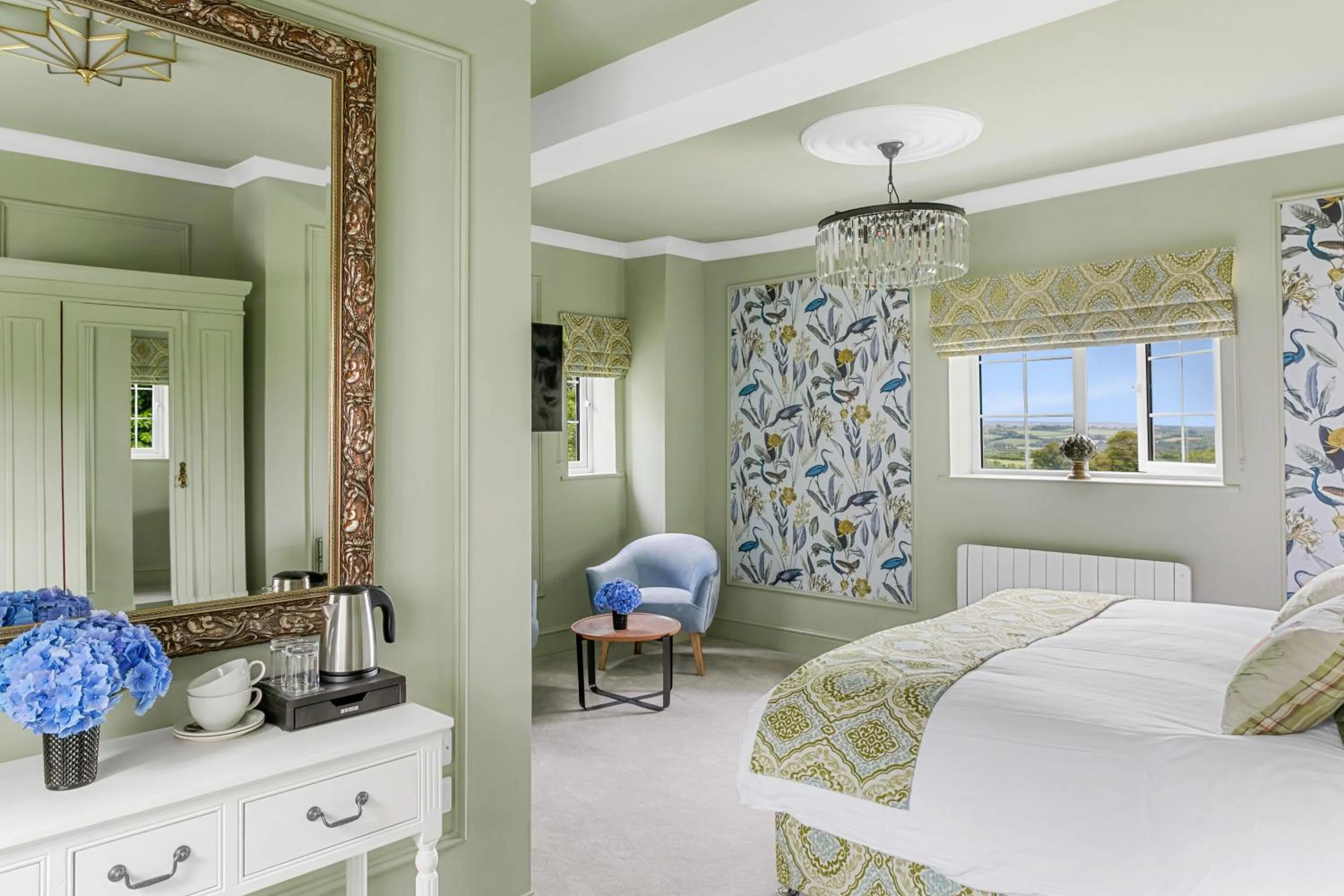 Photo of the whole room, Bed in Welbeck Manor and Golf