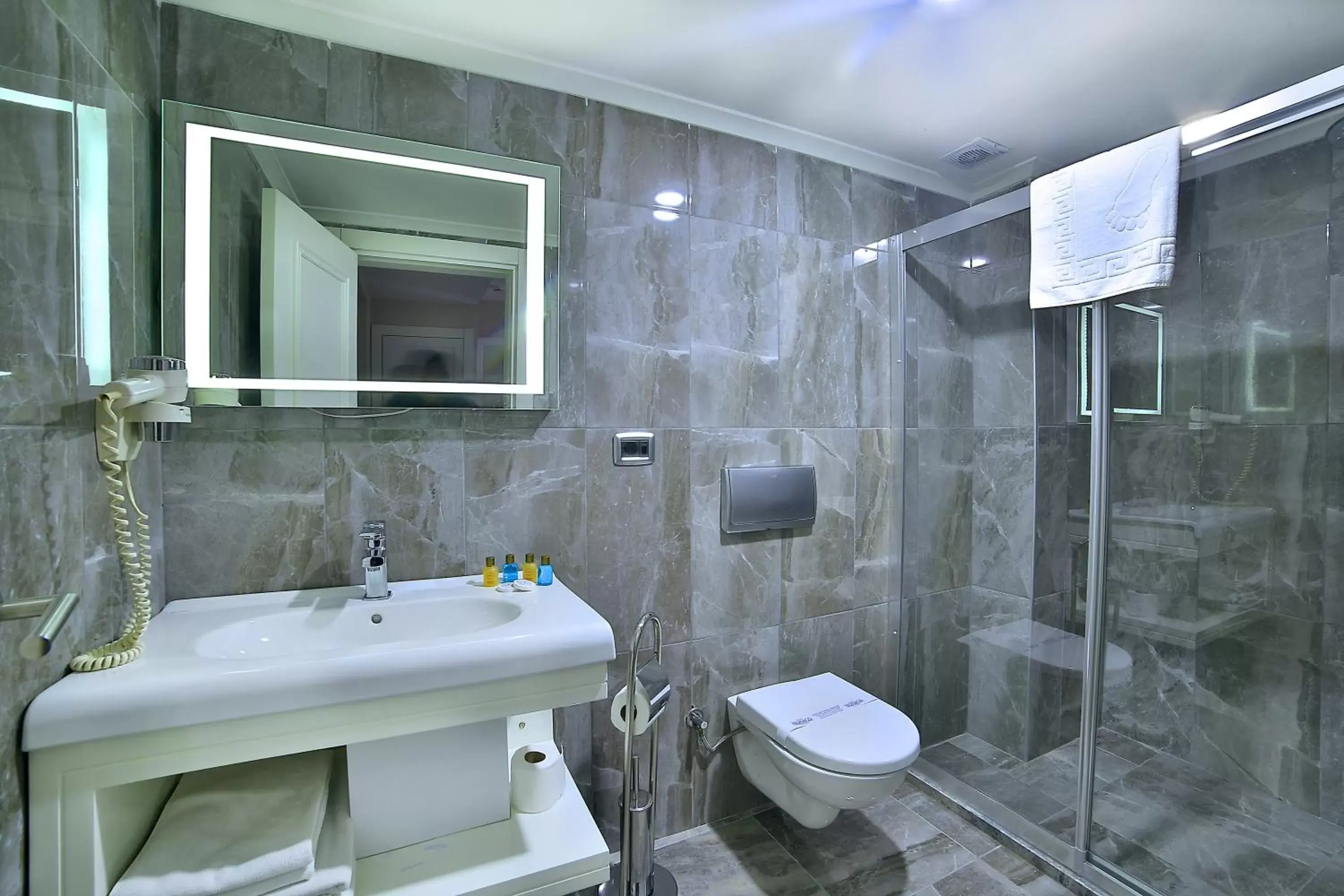 Bathroom in Monaco Hotel