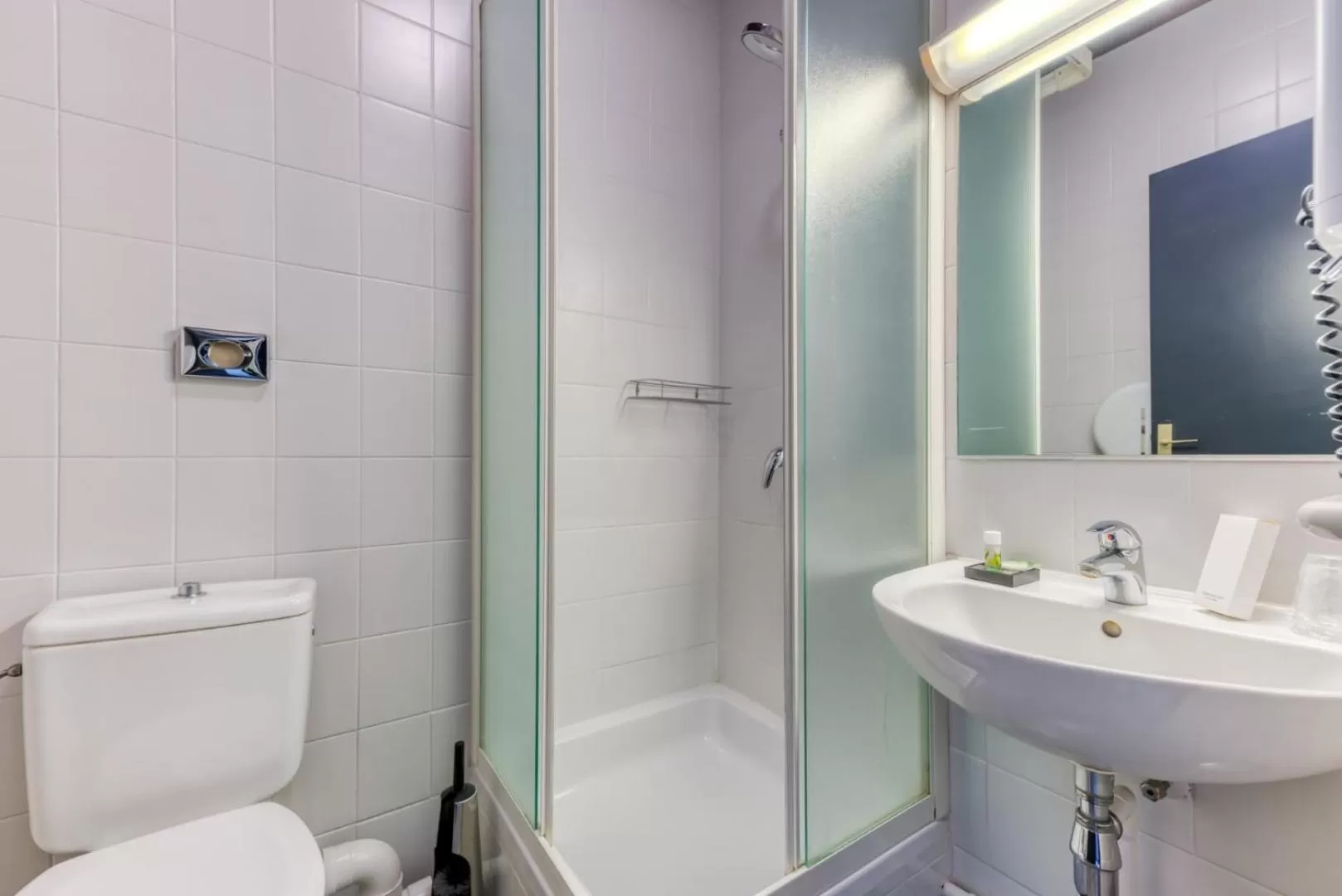 Bathroom in Hôtel de la Gare