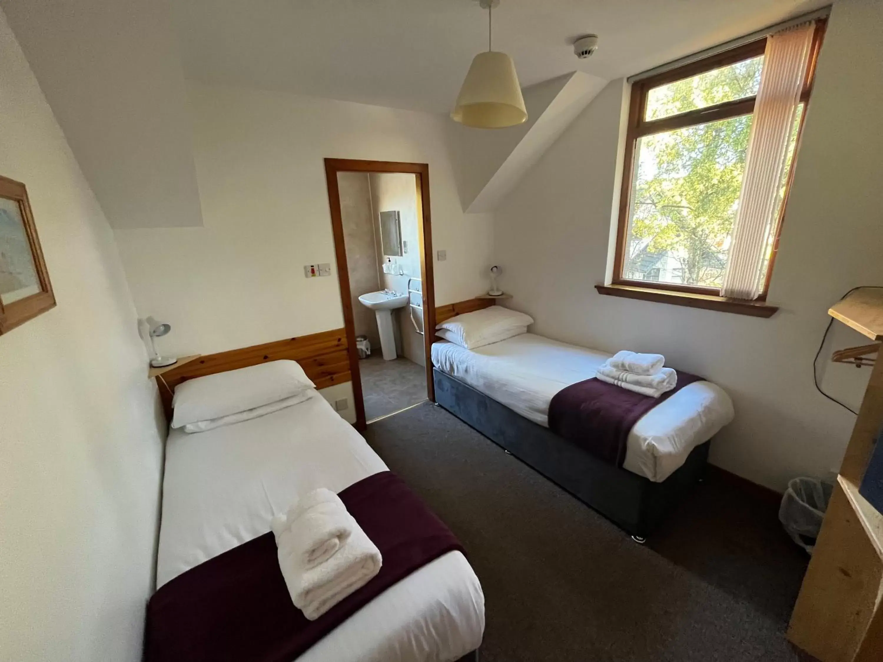 Bedroom, Bed in Smithton Hotel