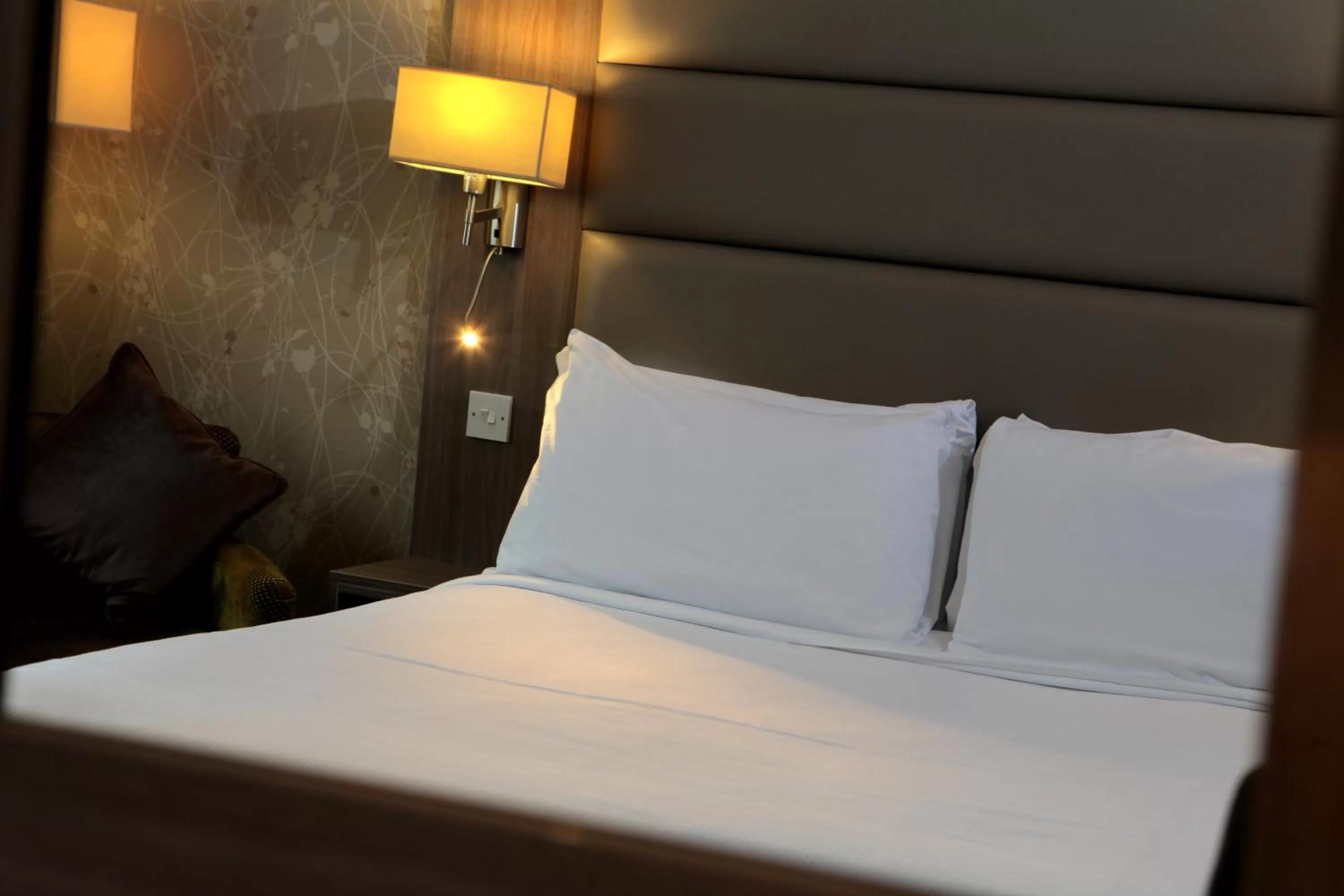 Bed in Best Western Pontypool Metro Hotel