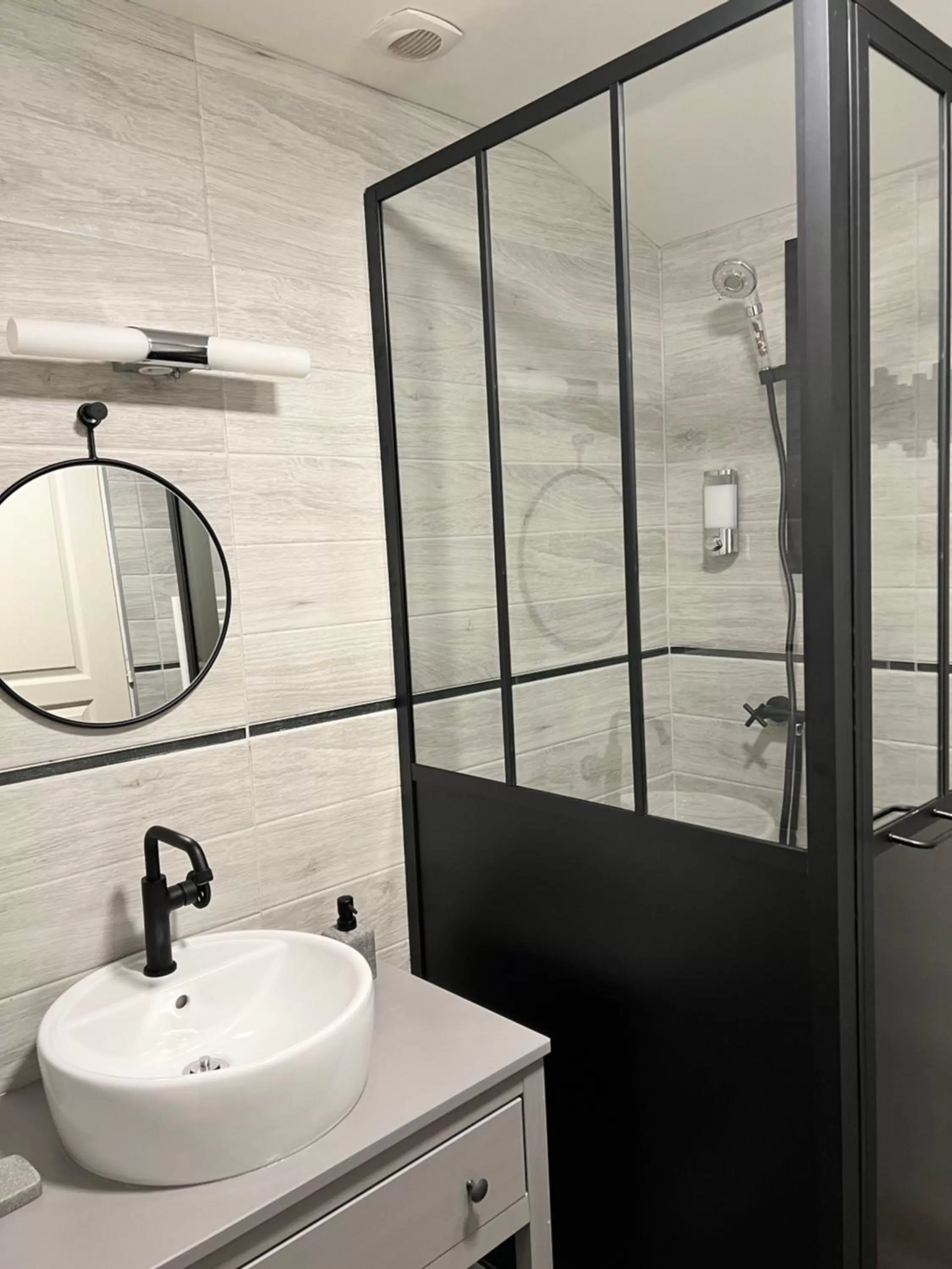 Shower in Relais de la Venise verte